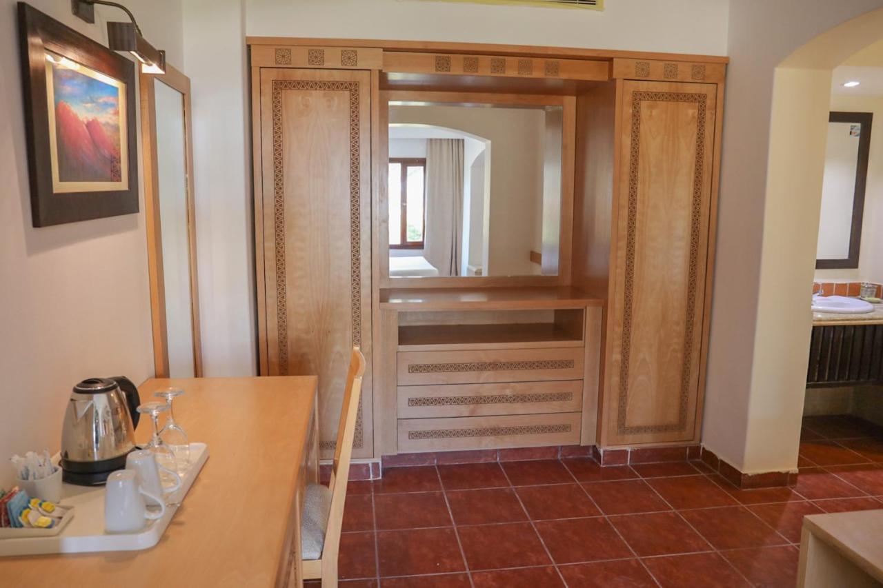 Superior Double or Twin Room with Sea View,1643762695:JPEG