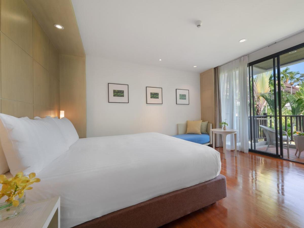 Superior Zimmer mit Kingsize-Bett am Pool — Gartenflügel