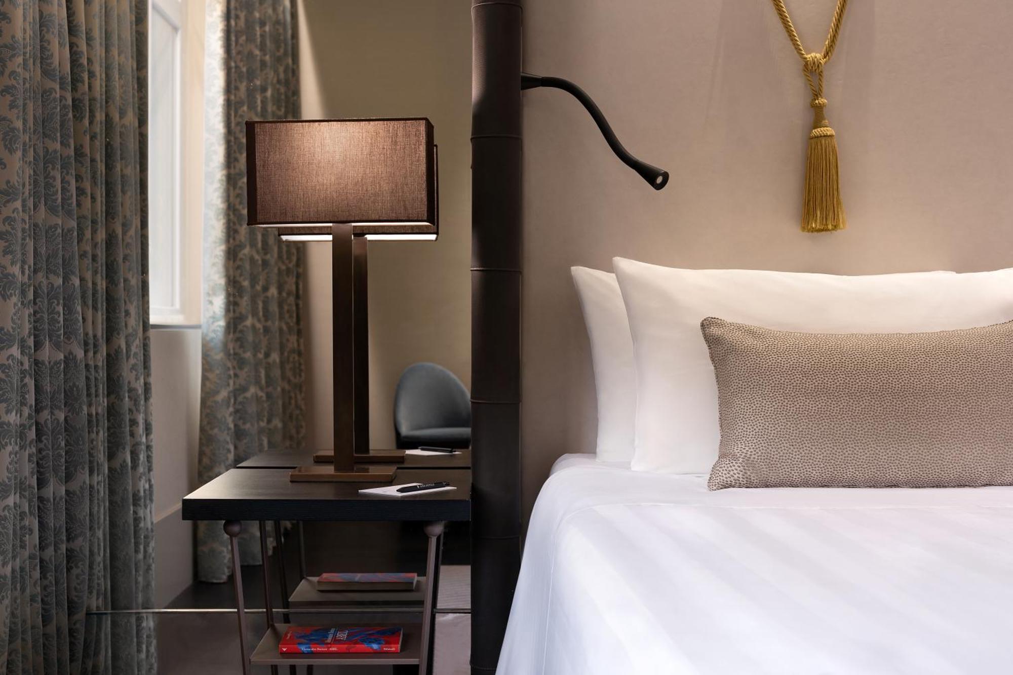 Signature Superior King Room with Terrace and Urban View,1643134107:JPEG