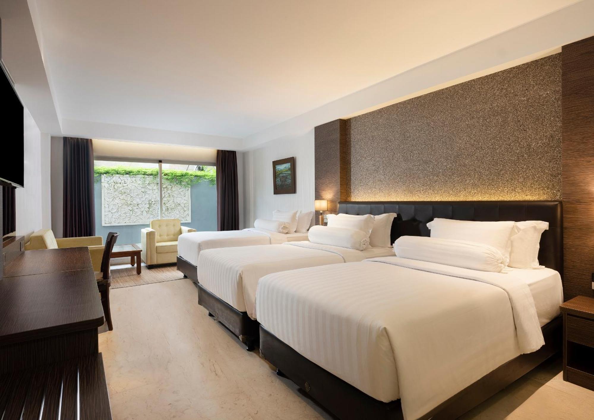 Deluxe Family King Room, with FREE daily shuttle to Ubud City, FREE Photo Session, FREE Art Gallery Visit, 24-hour access to Fitness Center, FREE Welcome Drink, and FREE Kids Activities.,1669862622:JPEG