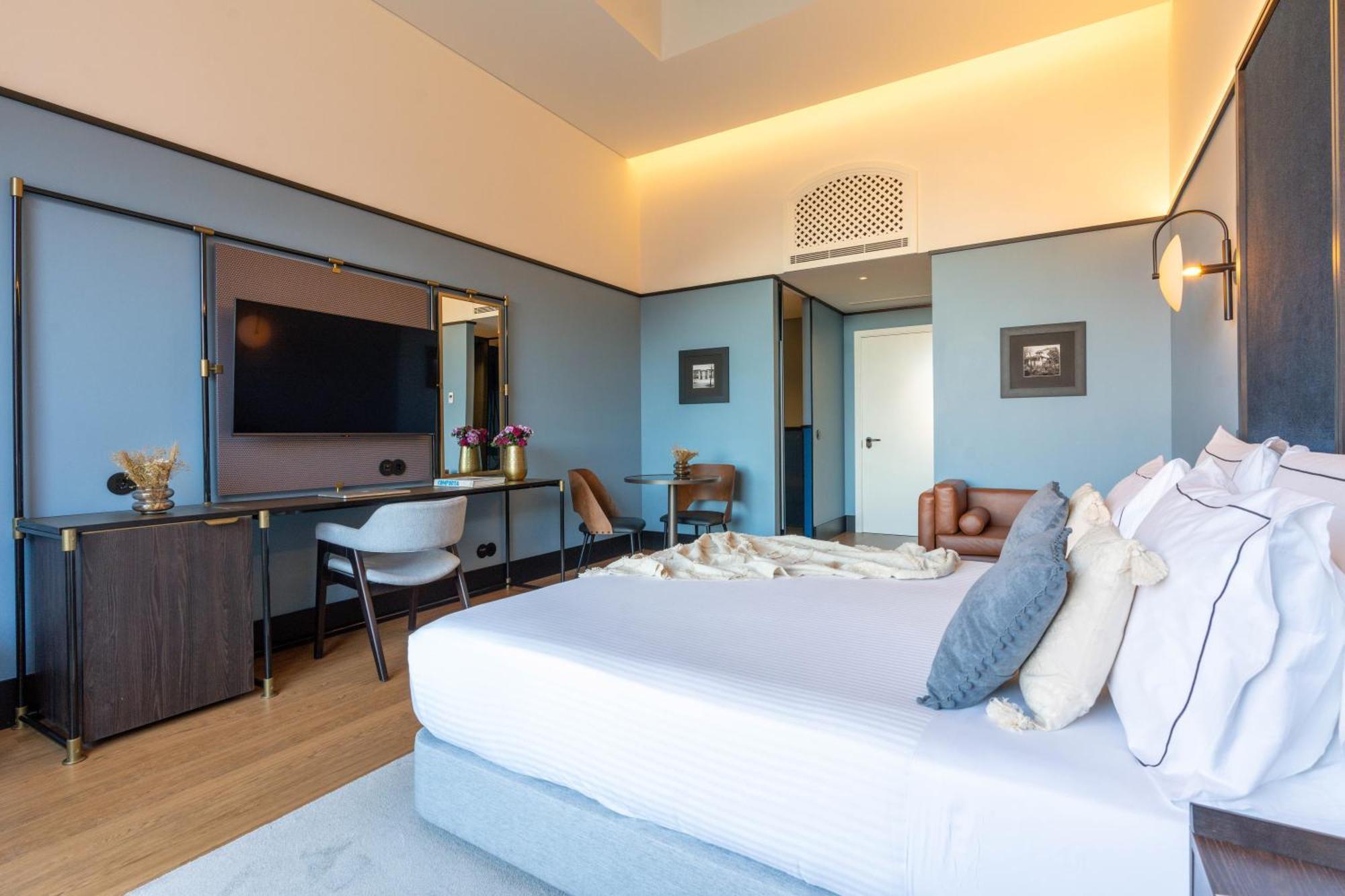 Deluxe Junior Suite,1528215271:JPEG