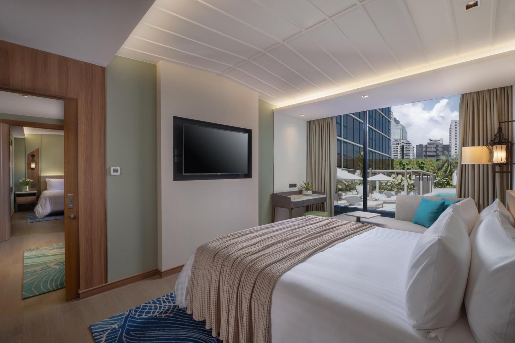 Premier Connecting Room Pool view