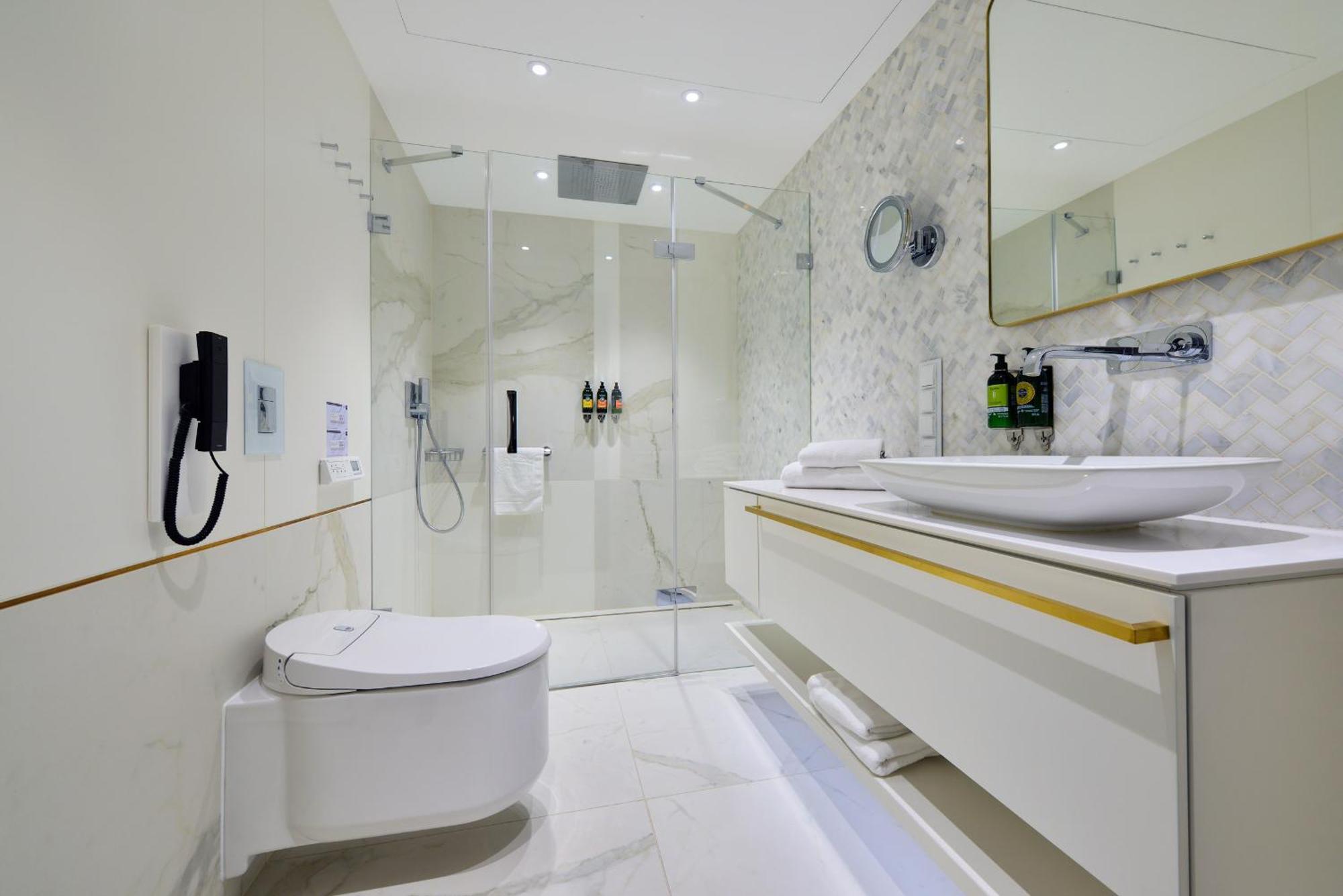 Deluxe Double or Twin Room,1535296561:JPEG