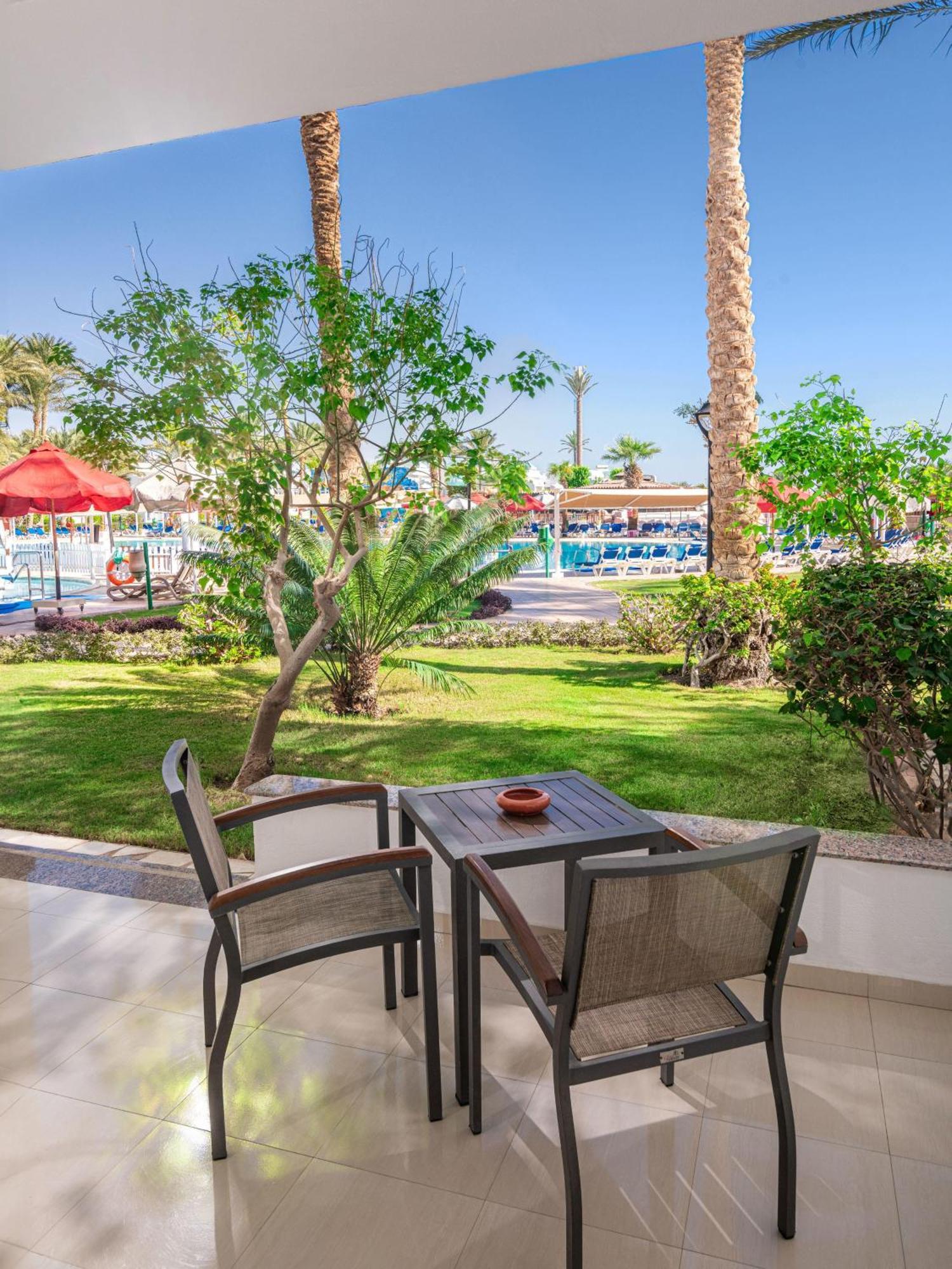 Zimmer Select mit Poolblick