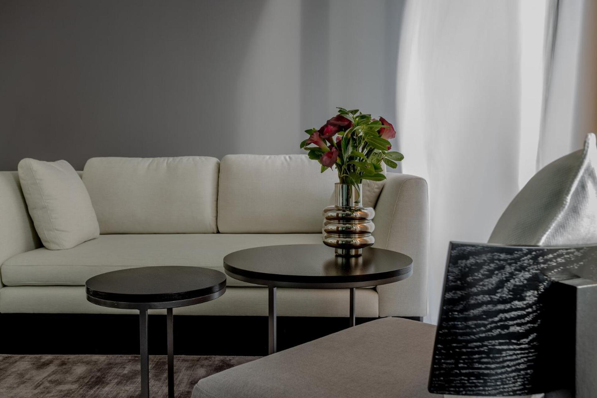 PRIVATE / SENSE,1538108995:JPEG