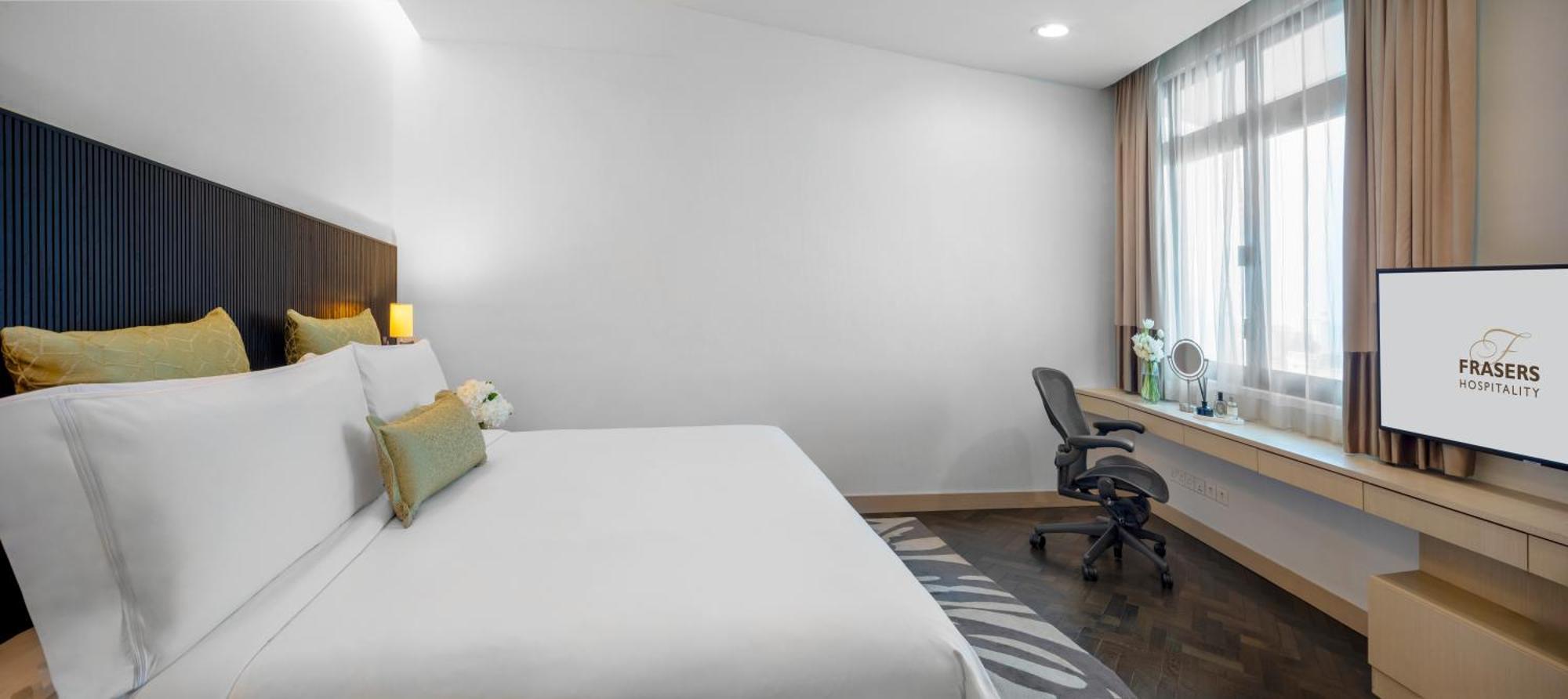 Premier Three-Bedroom Apartment,1540500568:JPEG