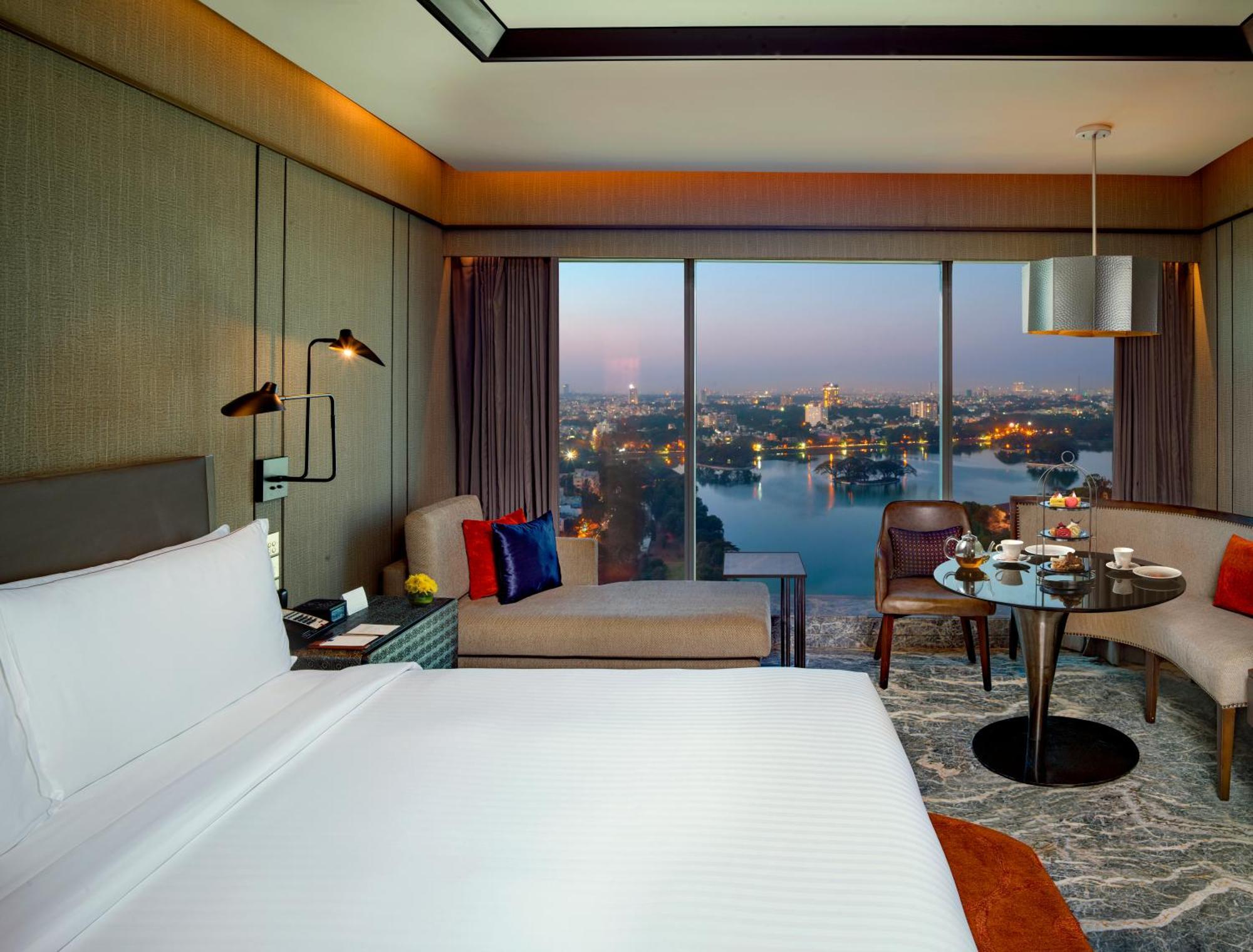 Deluxe King Room with Lake View,1548822088:JPEG