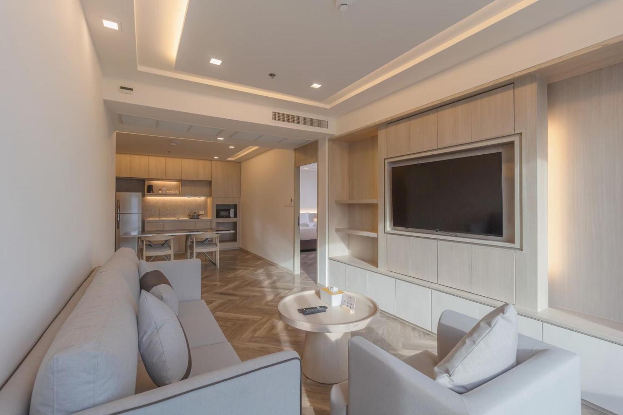 One-Bedroom Suite Jacuzzi