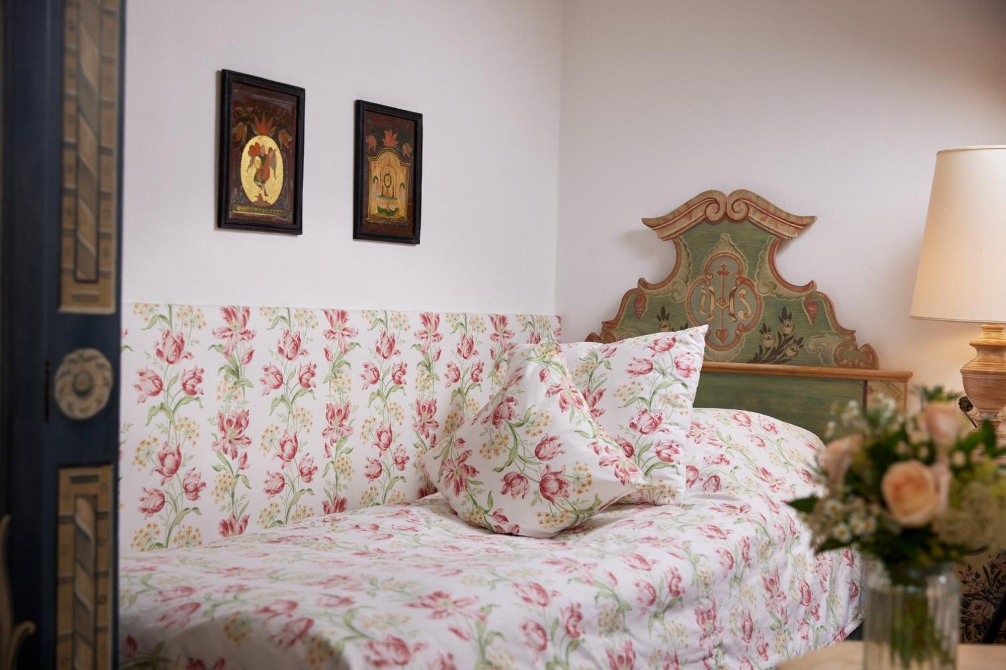 Single Room,1550836759:JPEG