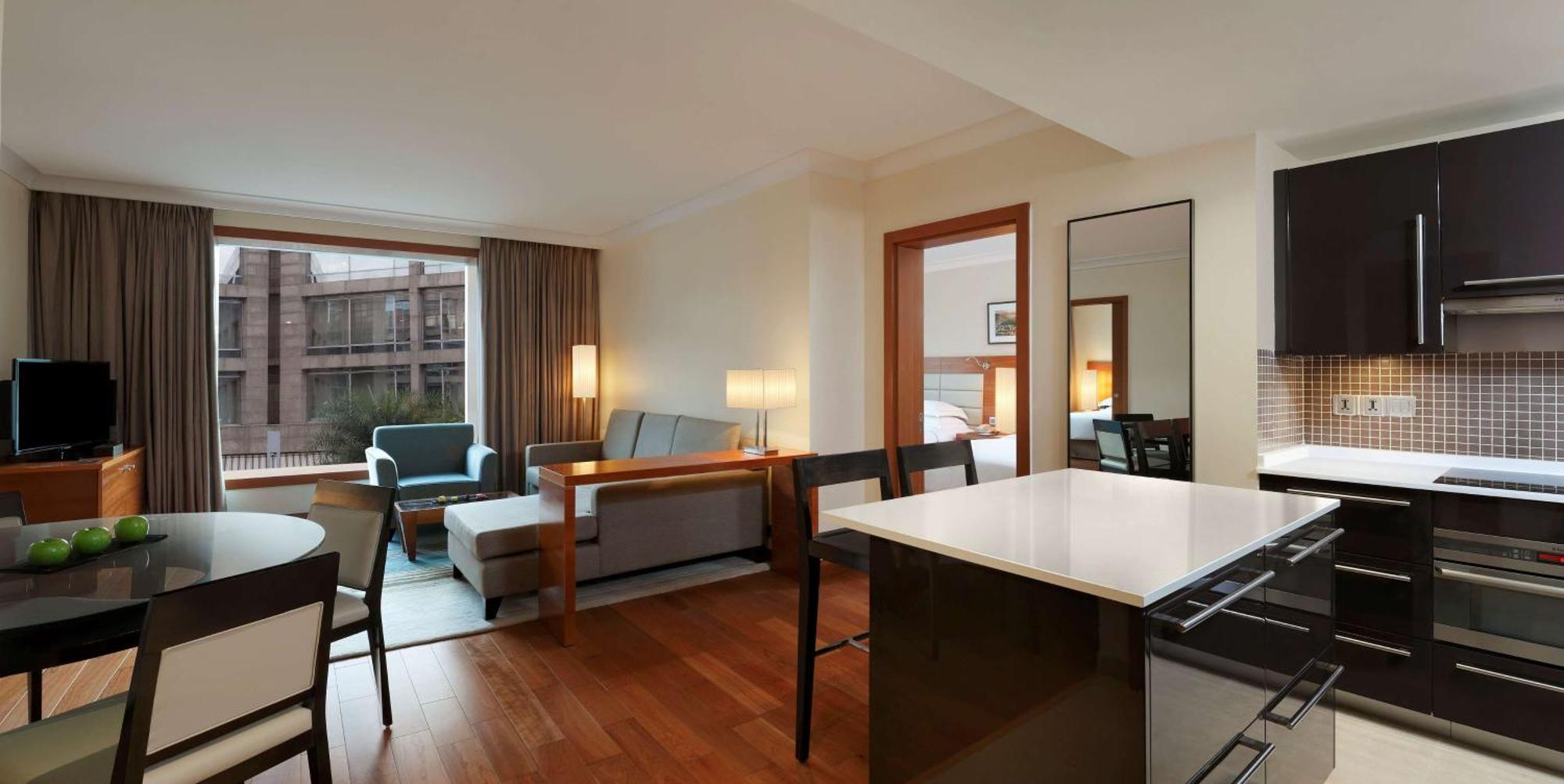 Two-Bedroom Deluxe Suite Club Lounge,1552625149:JPEG
