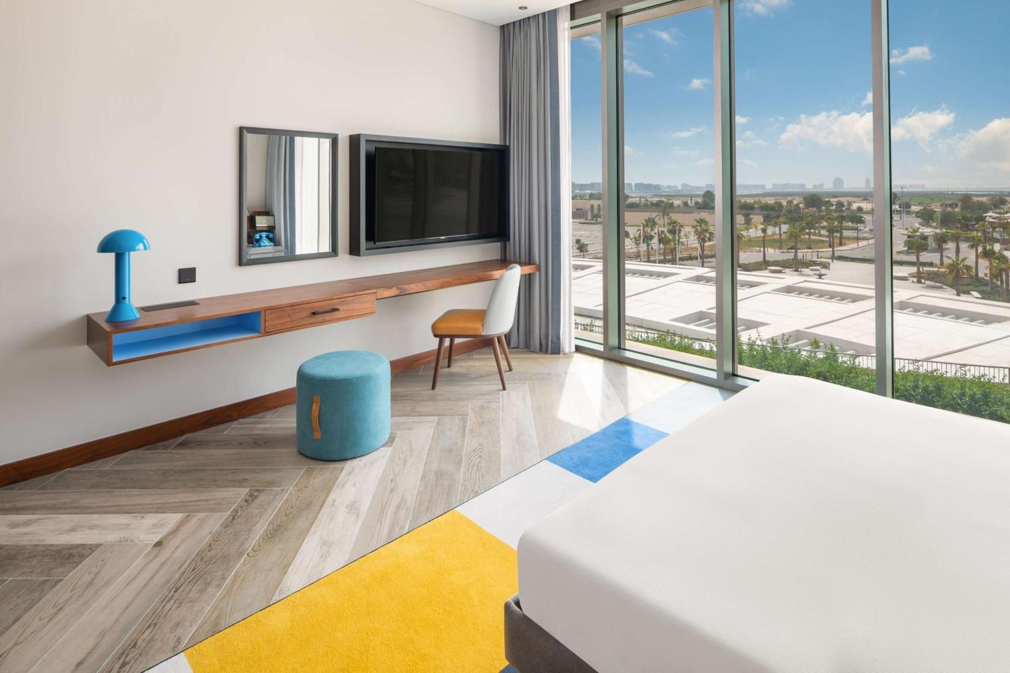 King Accessible Artist Room with Theme Park Access,1552687234:JPEG