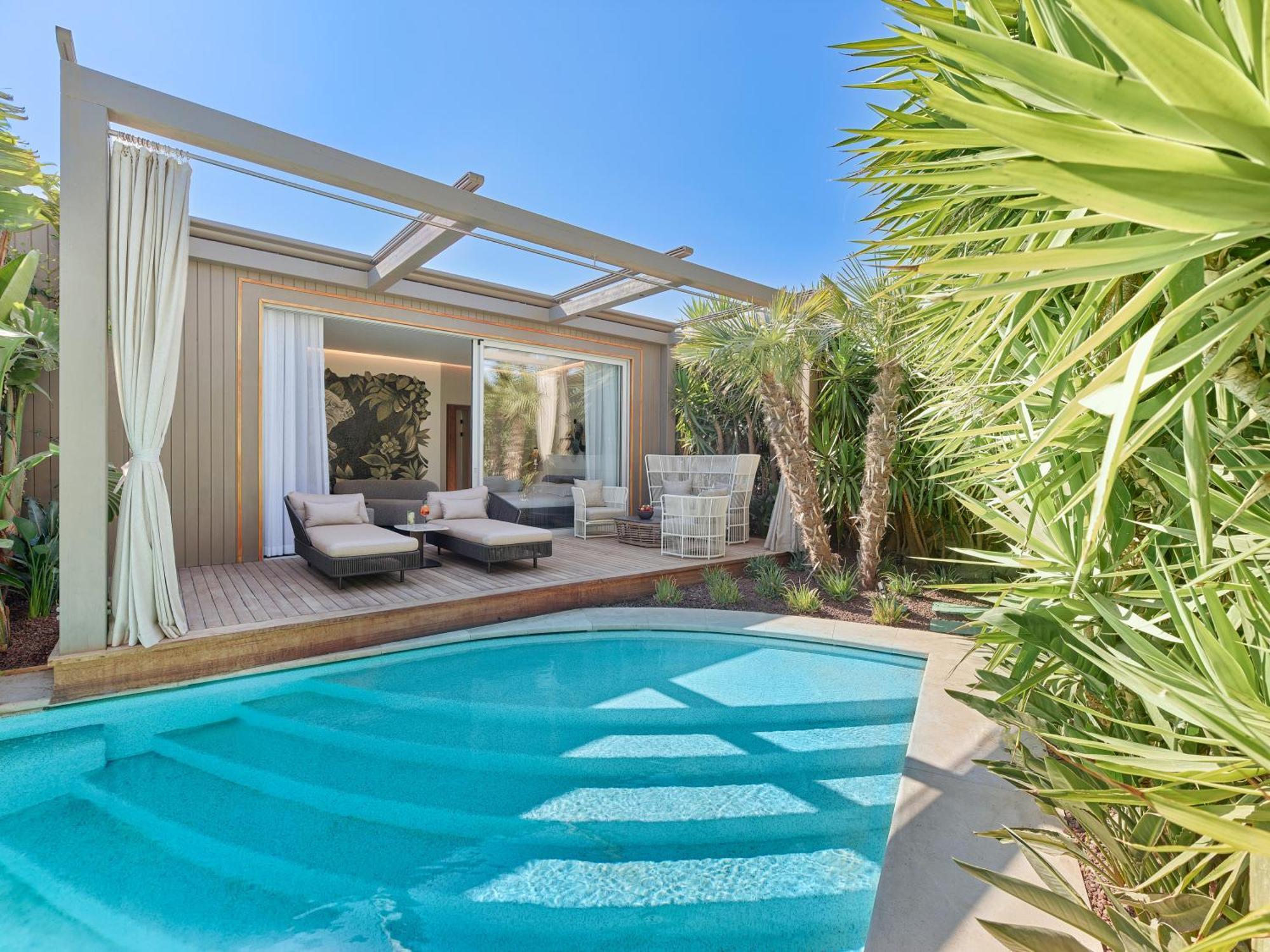 Laguna Private Grand Suite Swim Up Terrace,1588353085:JPEG