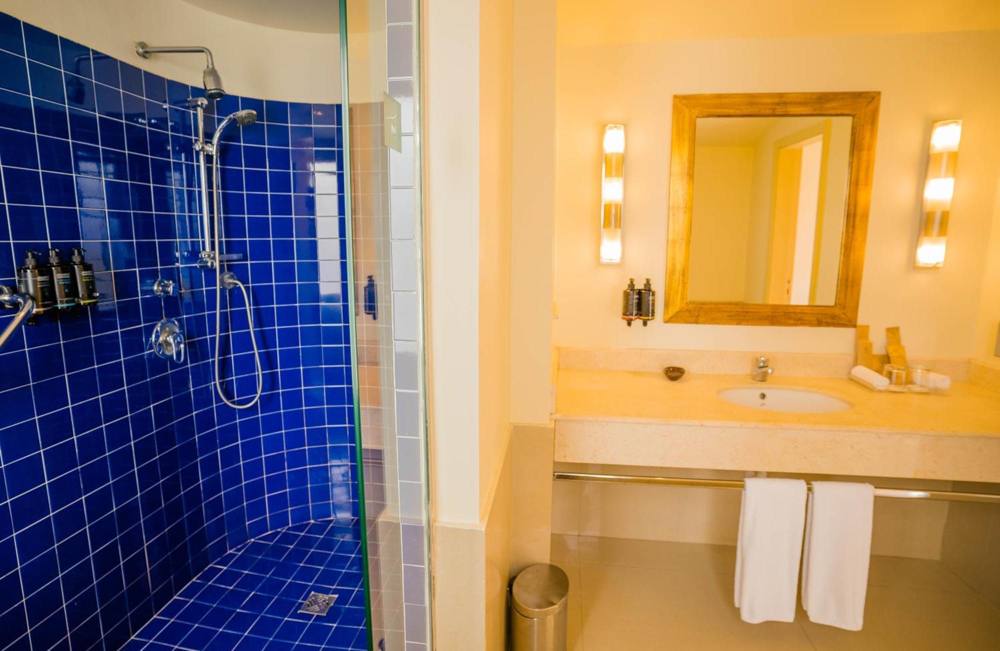 Standard Room with 2 Single Beds -  Pool Side (Palm wing),1730011194:JPEG