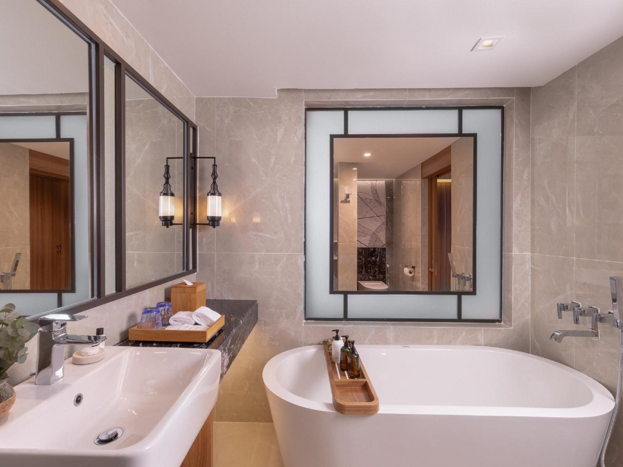Executive Connecting Room