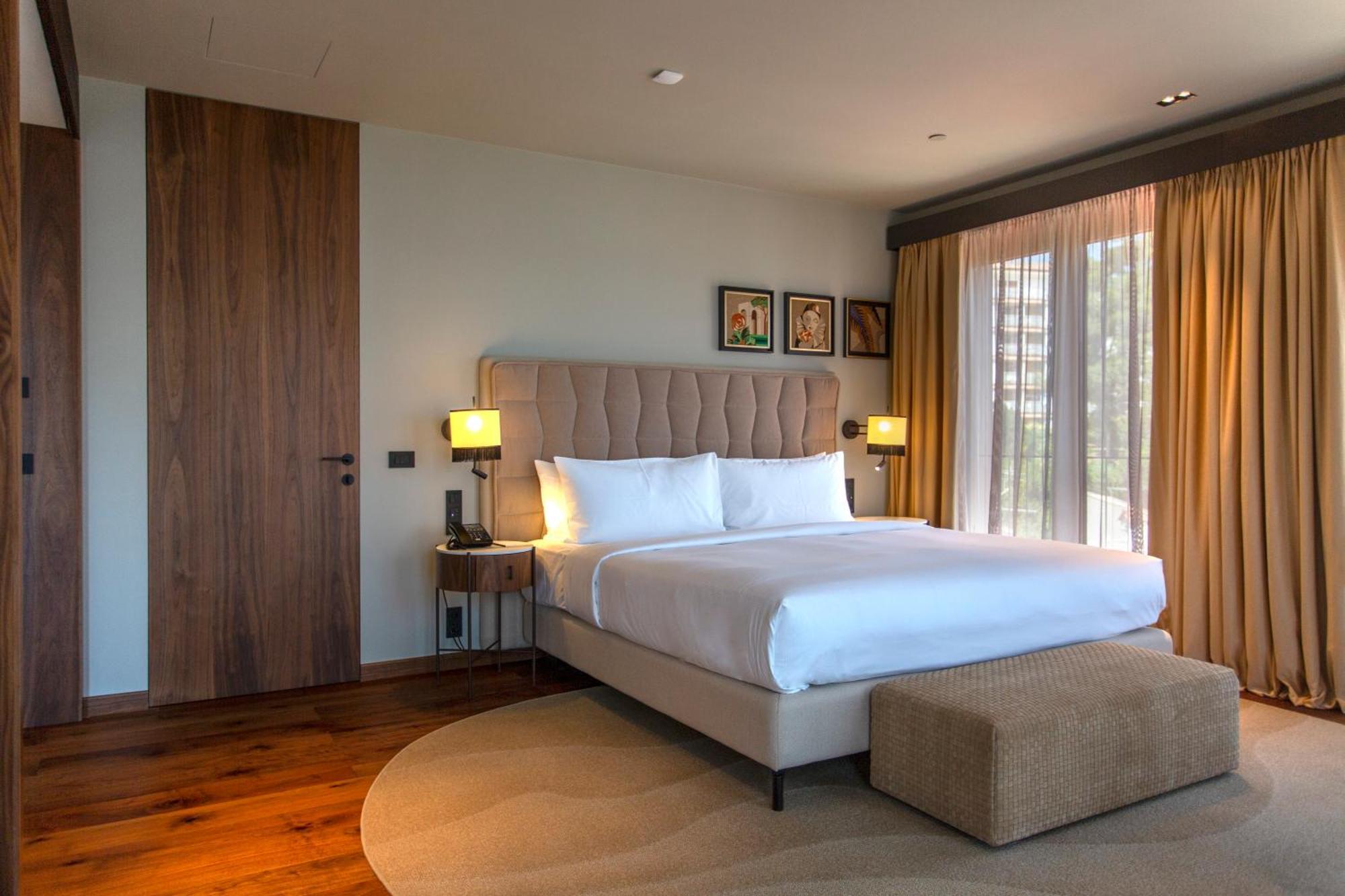 Signature Suite Keight