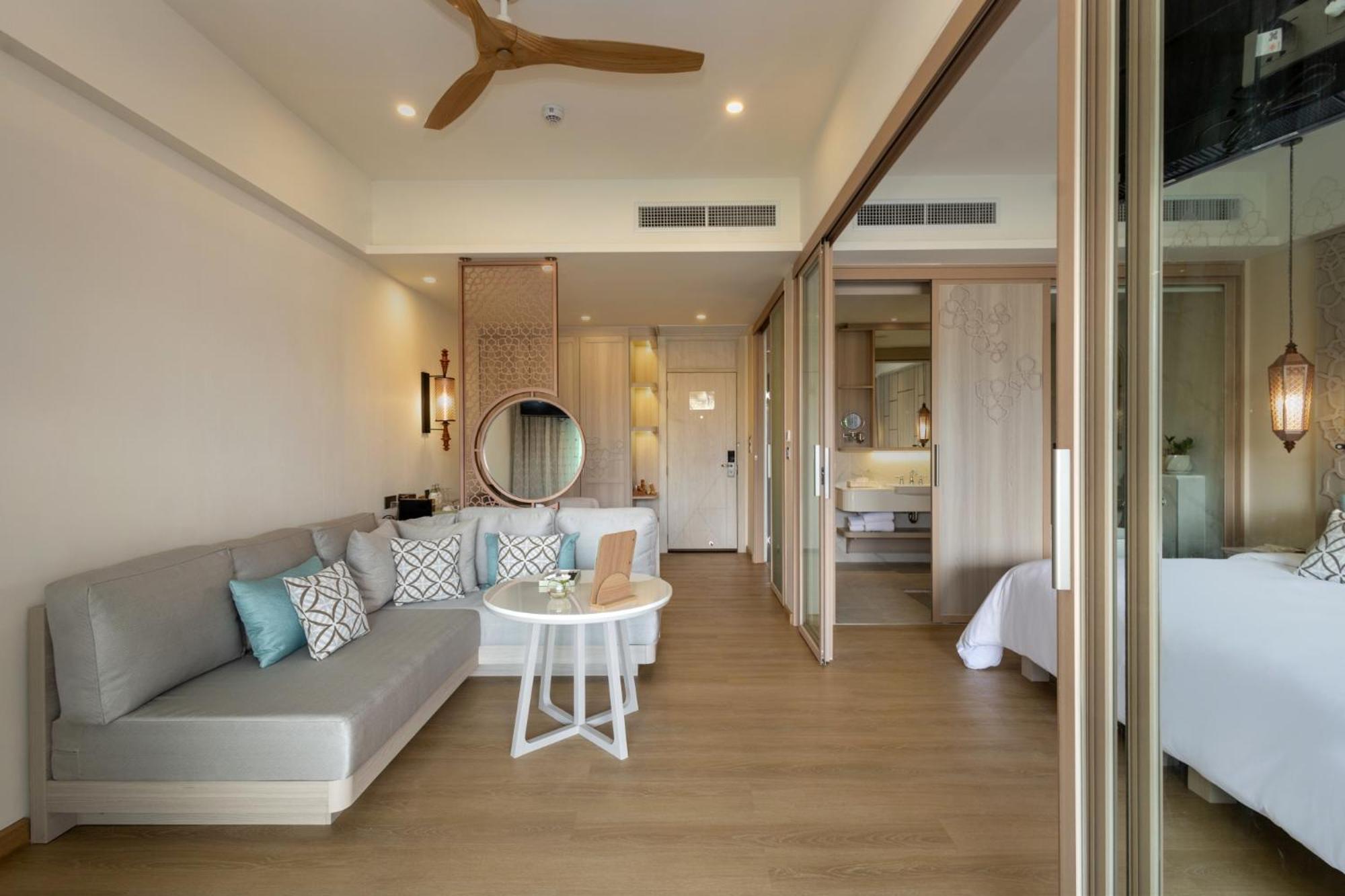 Pool Suite,1599801323:JPEG