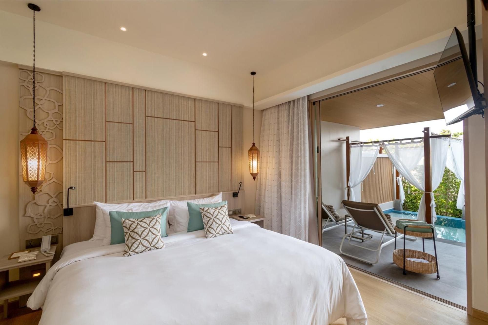 Pool Suite,1599801327:JPEG