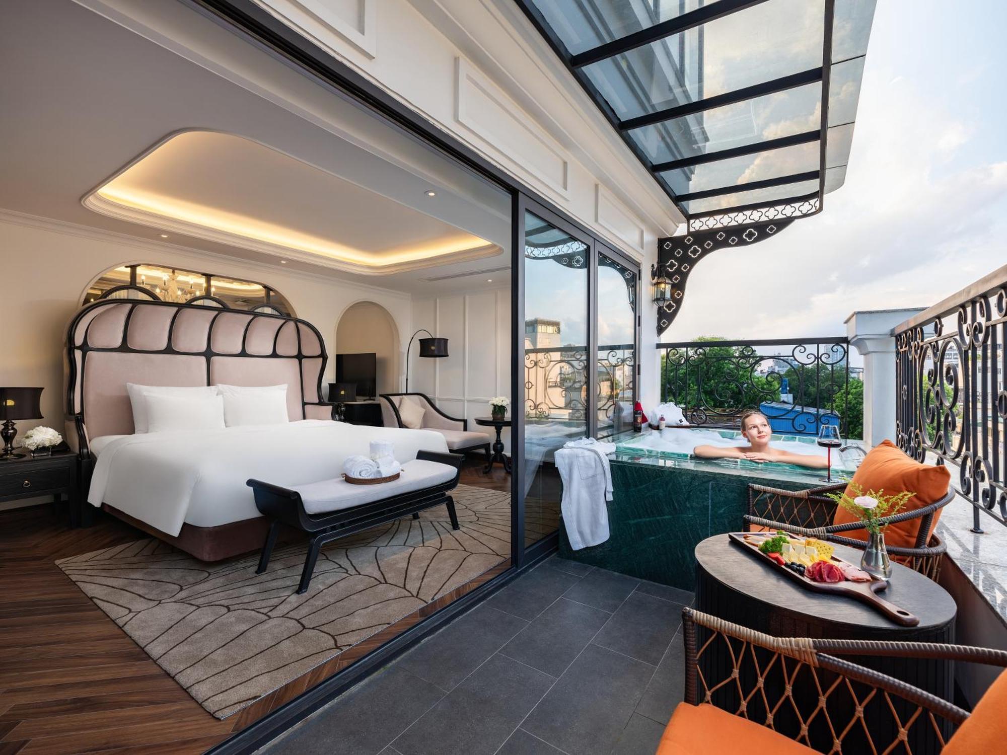 Grand Colonial Terrace Suite City View with Private Jacuzzi & Spa Benefits,1600775625:JPEG