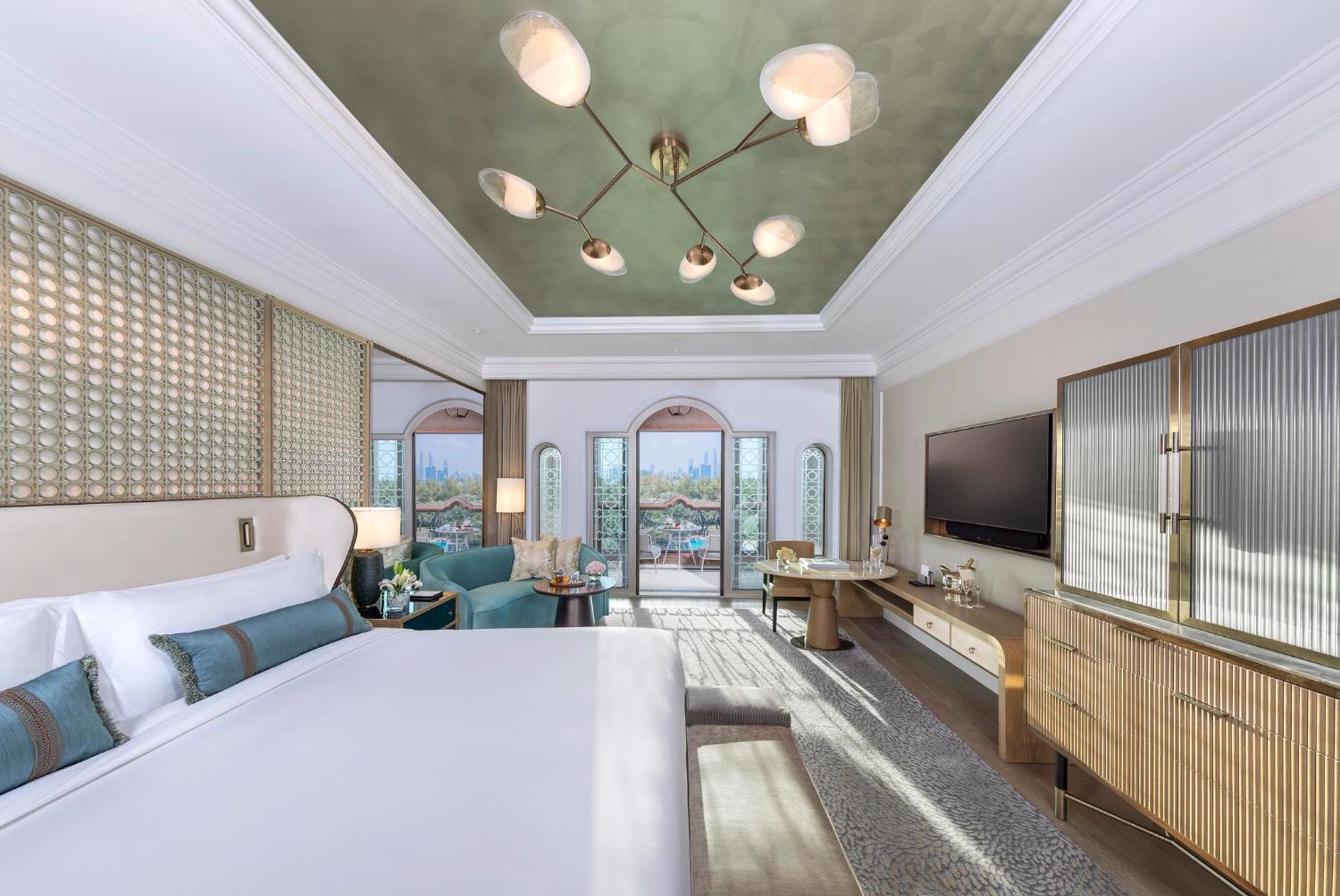 Deluxe Garden View King Room,1697811026:JPEG