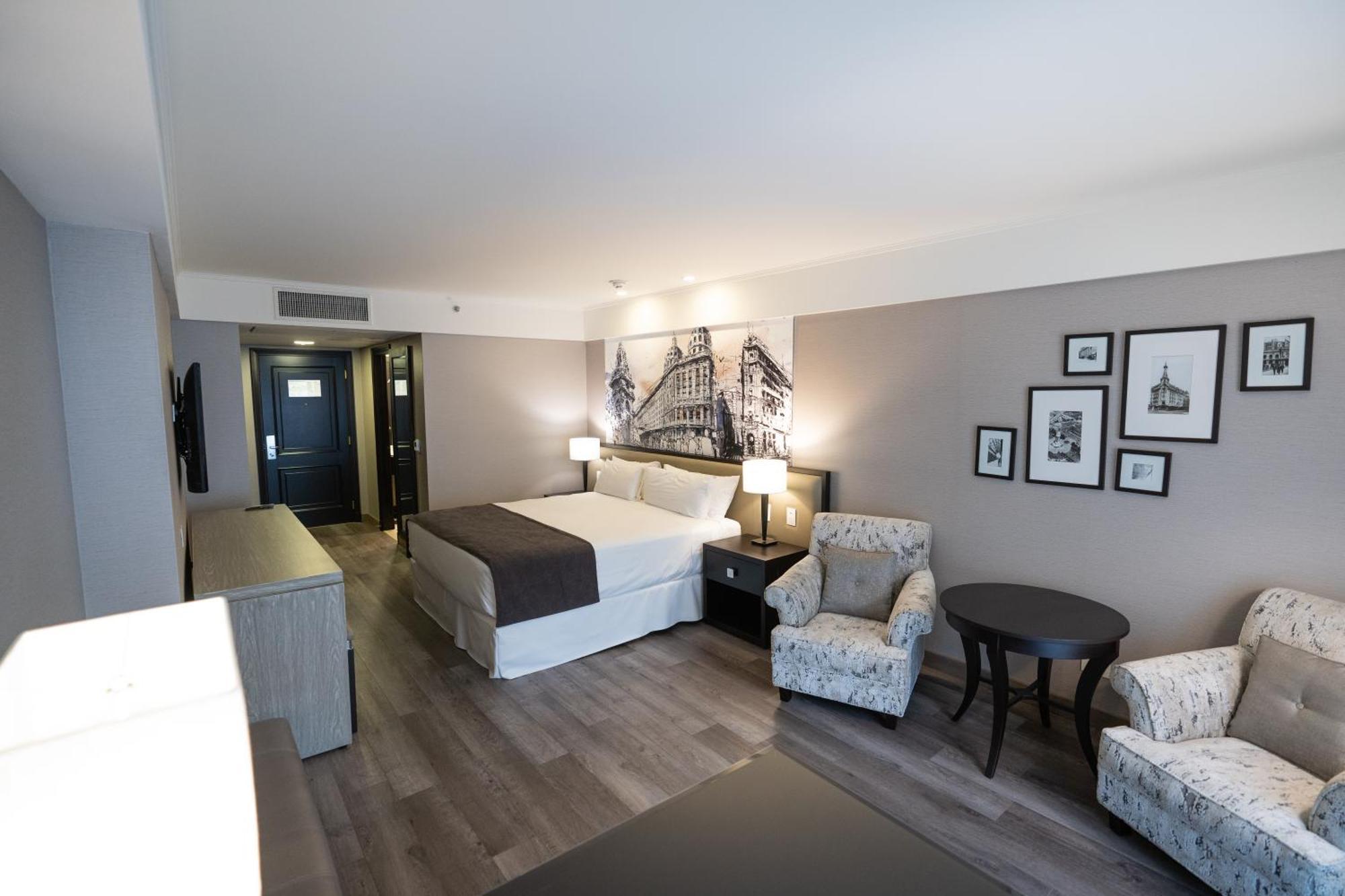 King Room,1605195880:JPEG