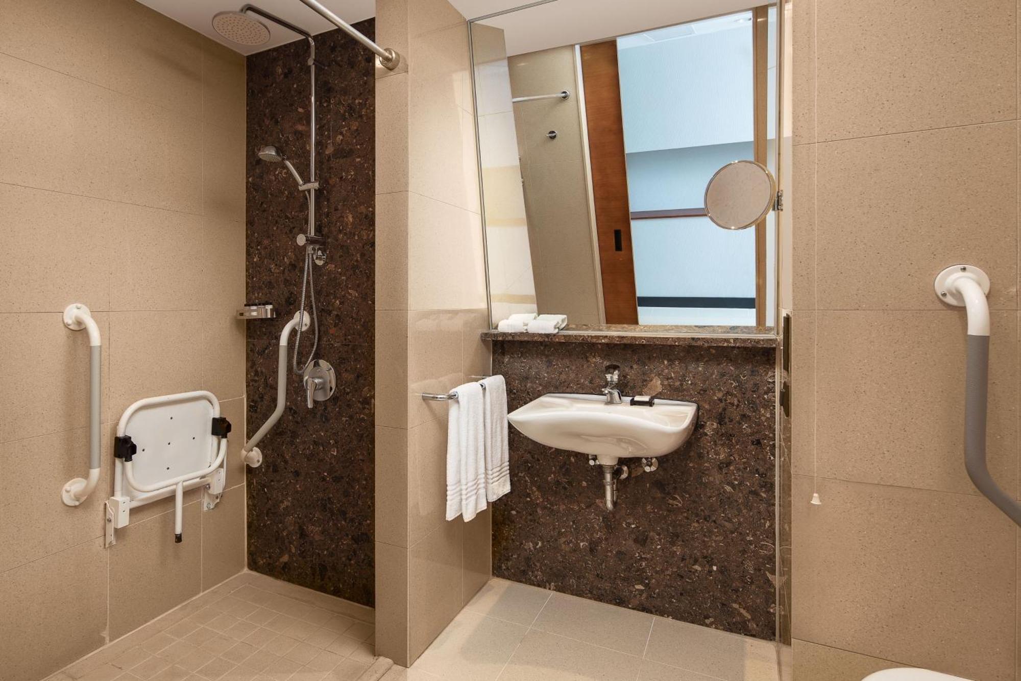 Deluxe King Room,1617842433:JPEG