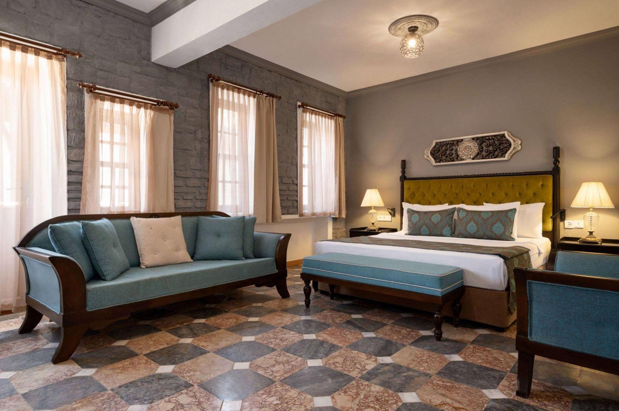 Deluxe Queen Room with Sea View