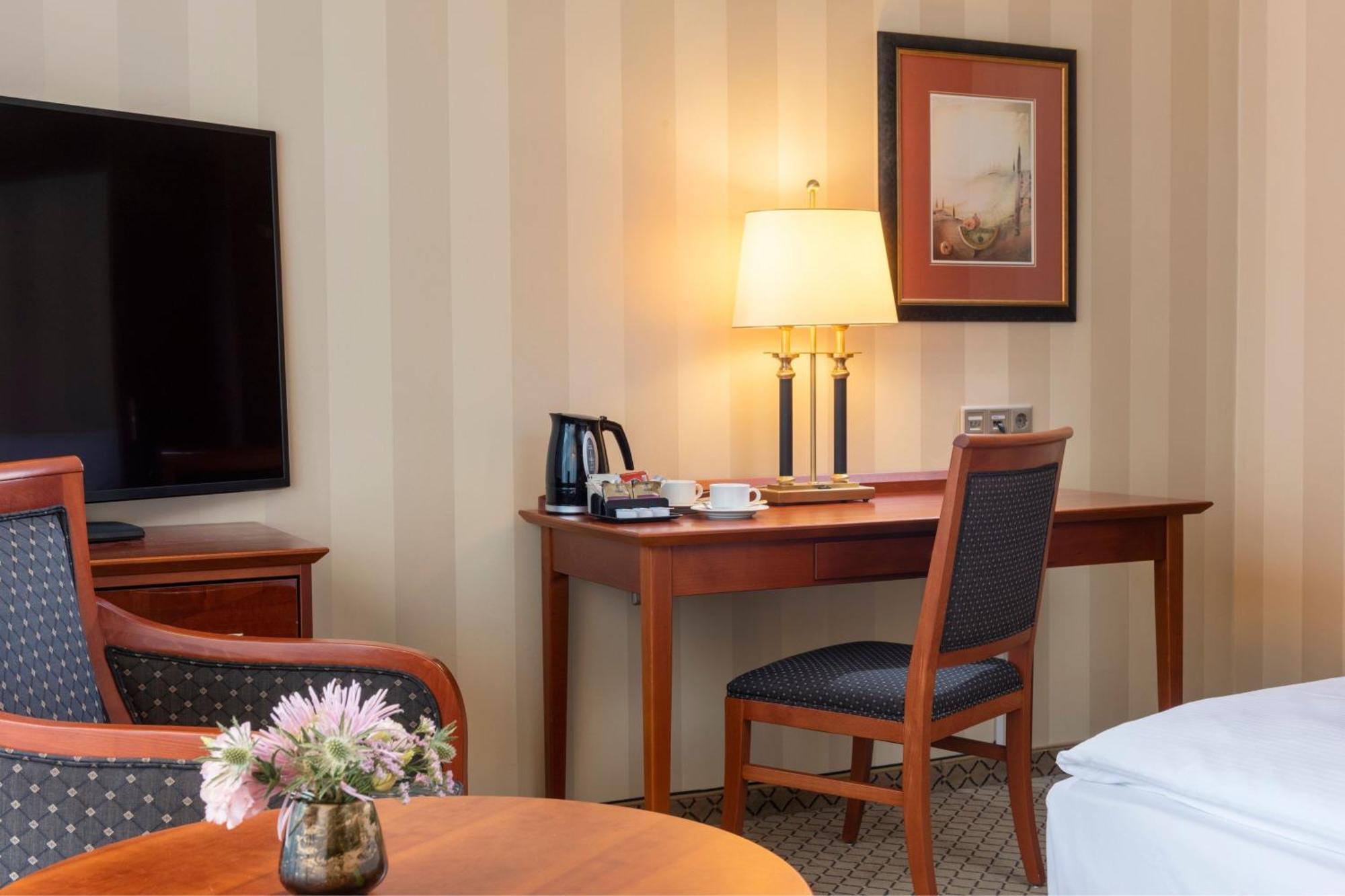 Classic Family Room, 1 King or 2 Twin/Single Bed(s),1611050737:JPEG