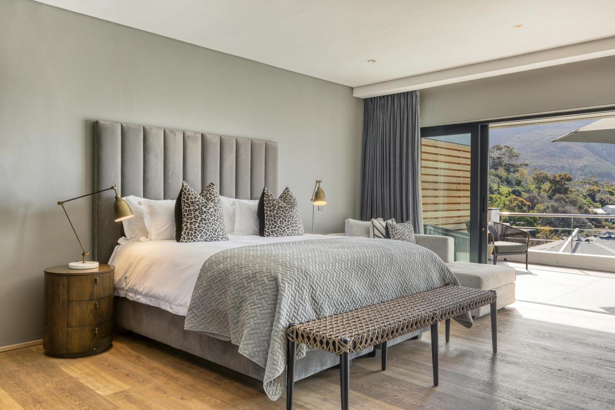 Double Room,1611201828:JPEG