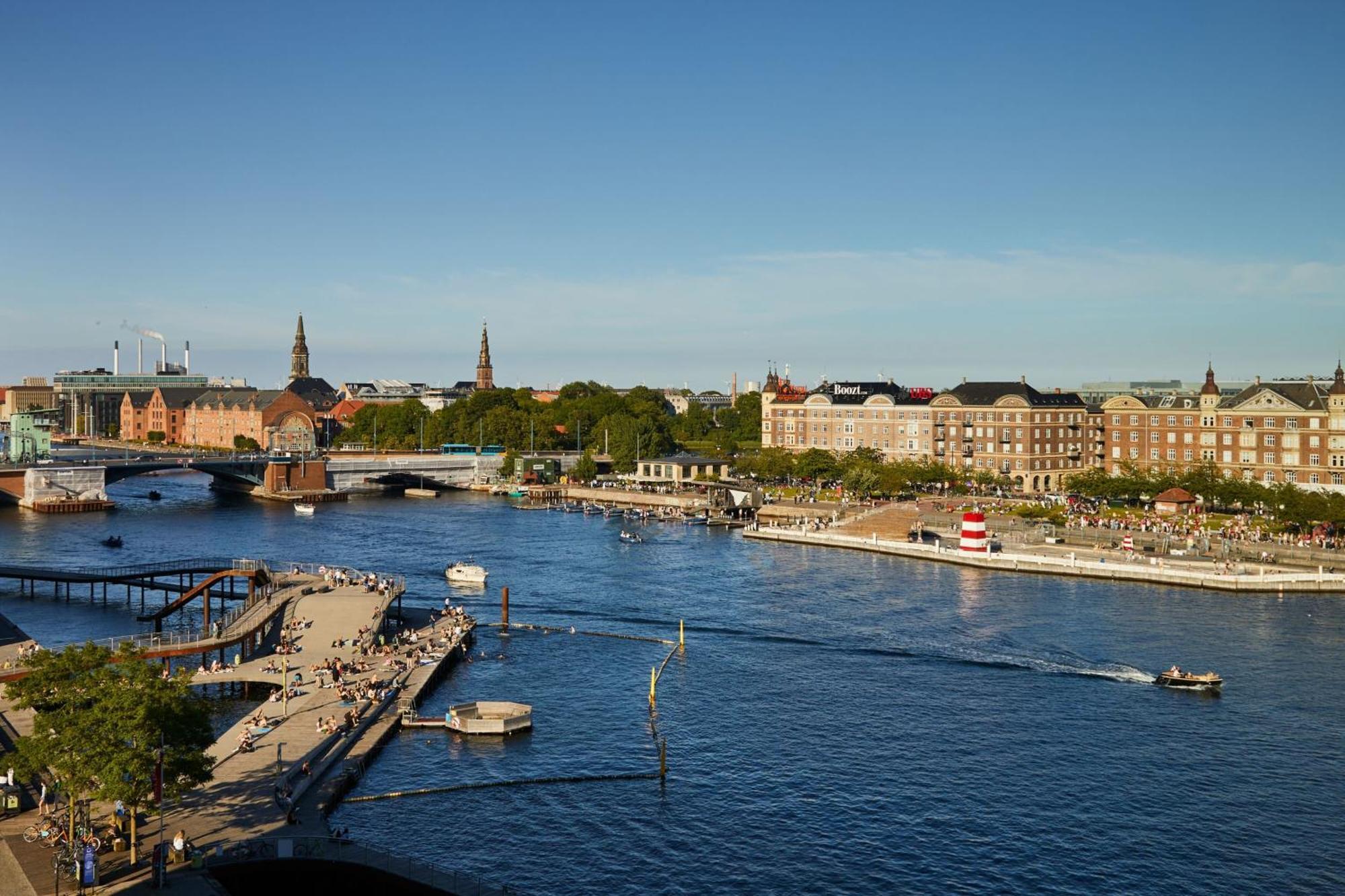 Deluxe Guest room, 1 King, Water View,1616875012:JPEG