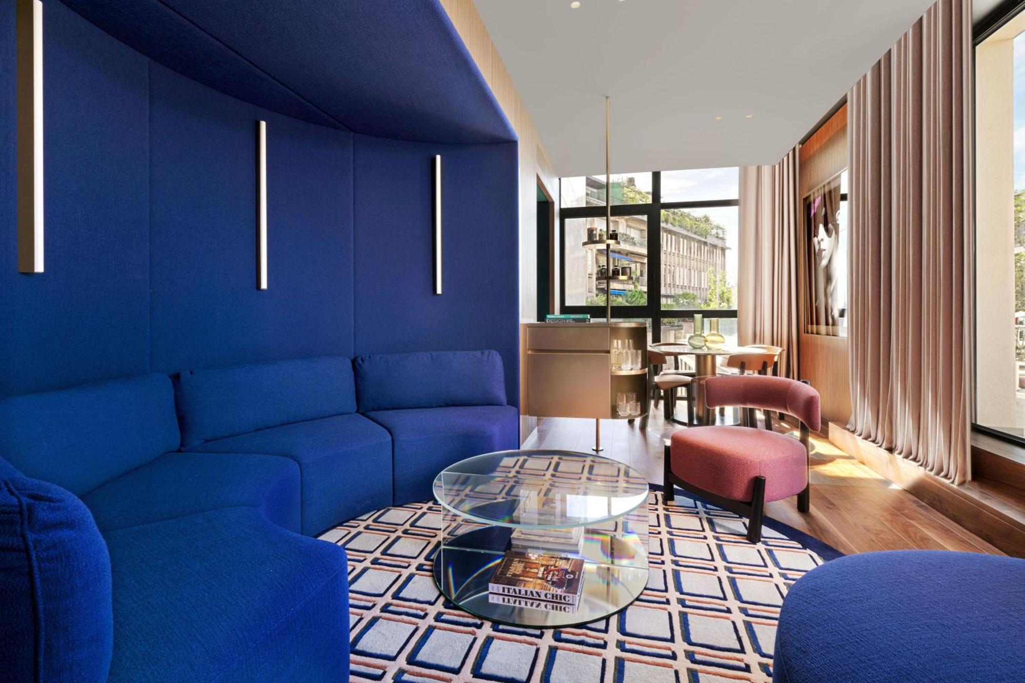 Brera Suite mit Kingsize-Bett, Balkon und Stadtblick