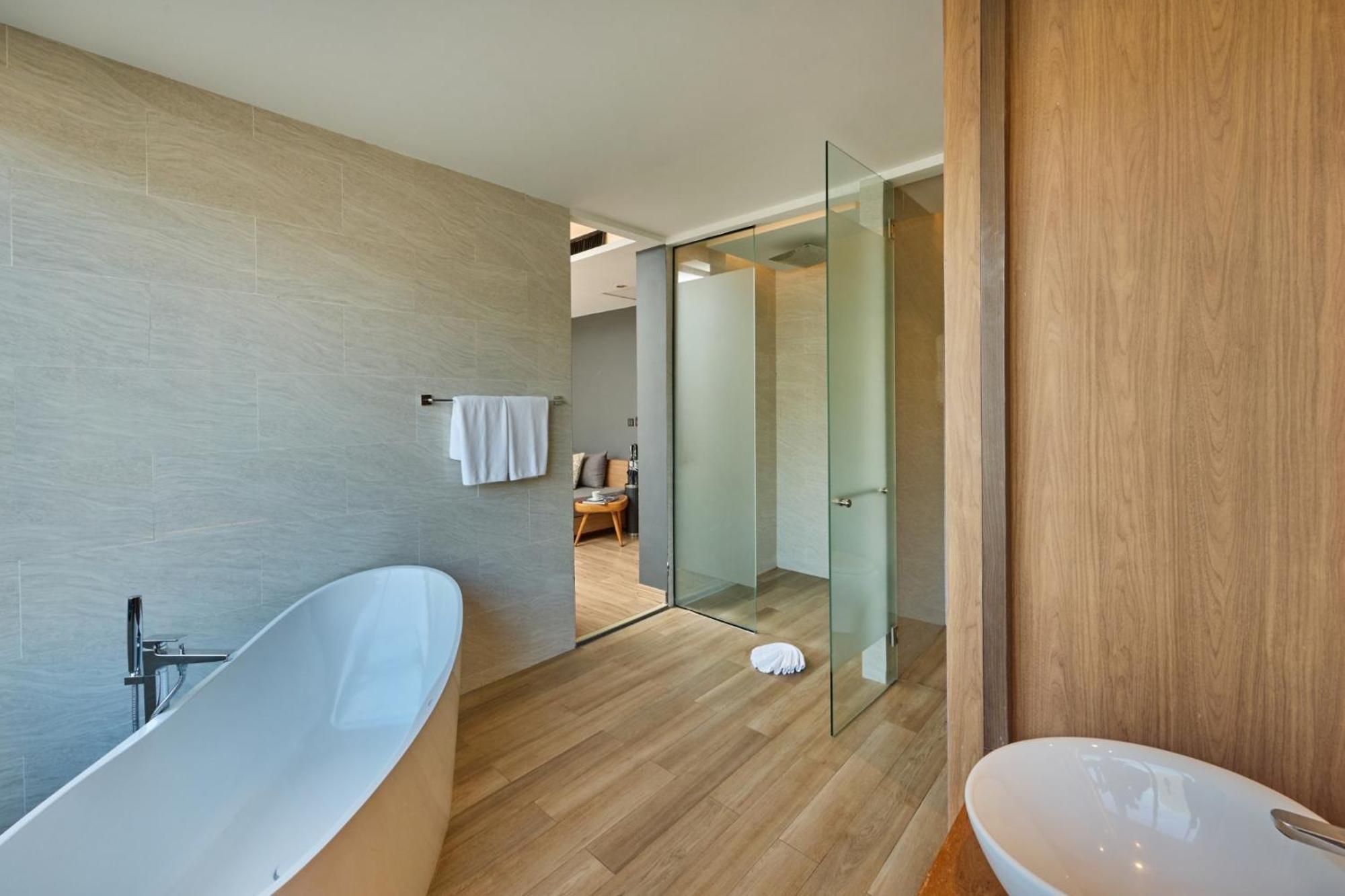 Deluxe Room,1618309924:JPEG