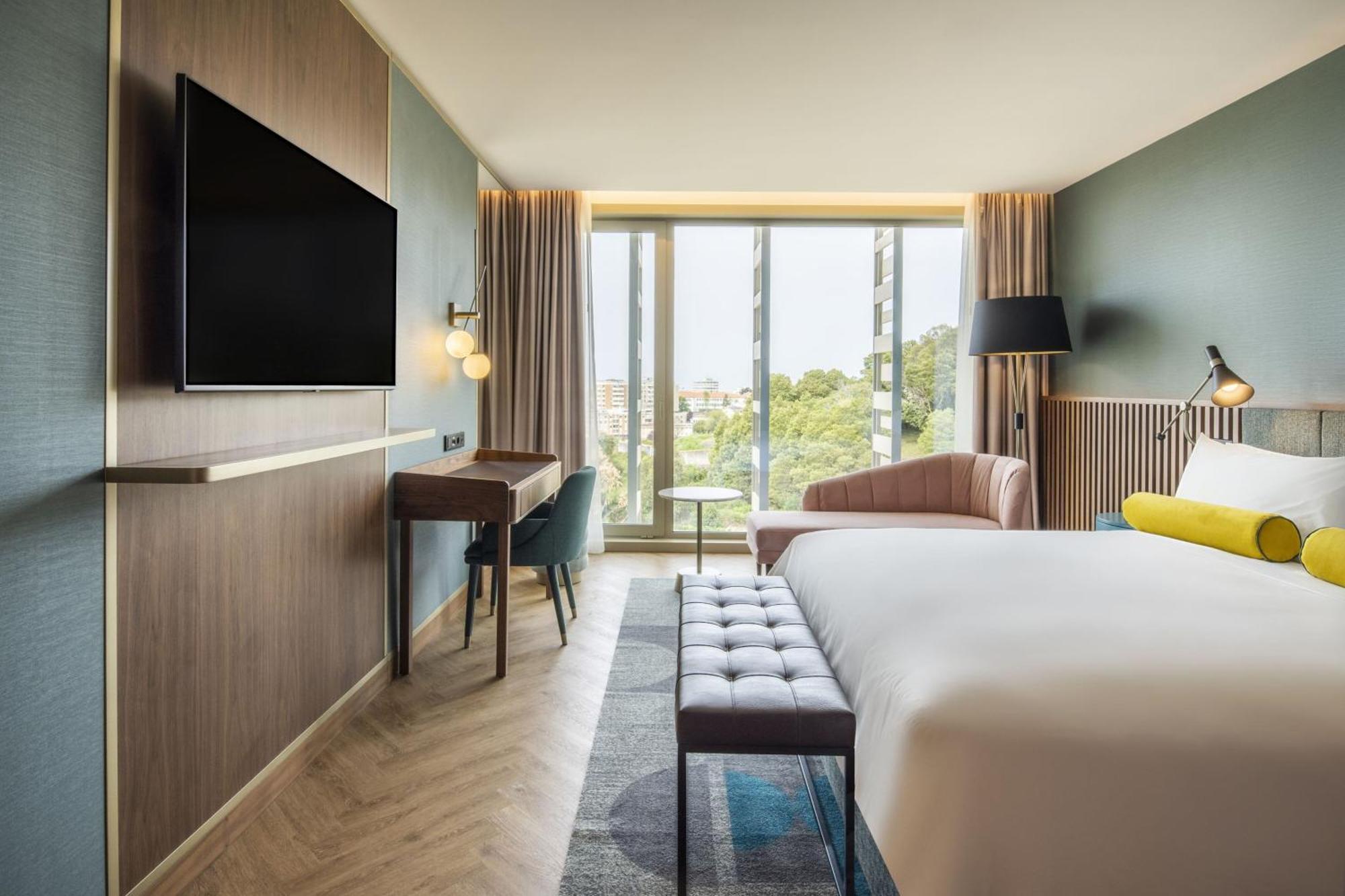 Deluxe King Room with Garden View,1539072100:JPEG