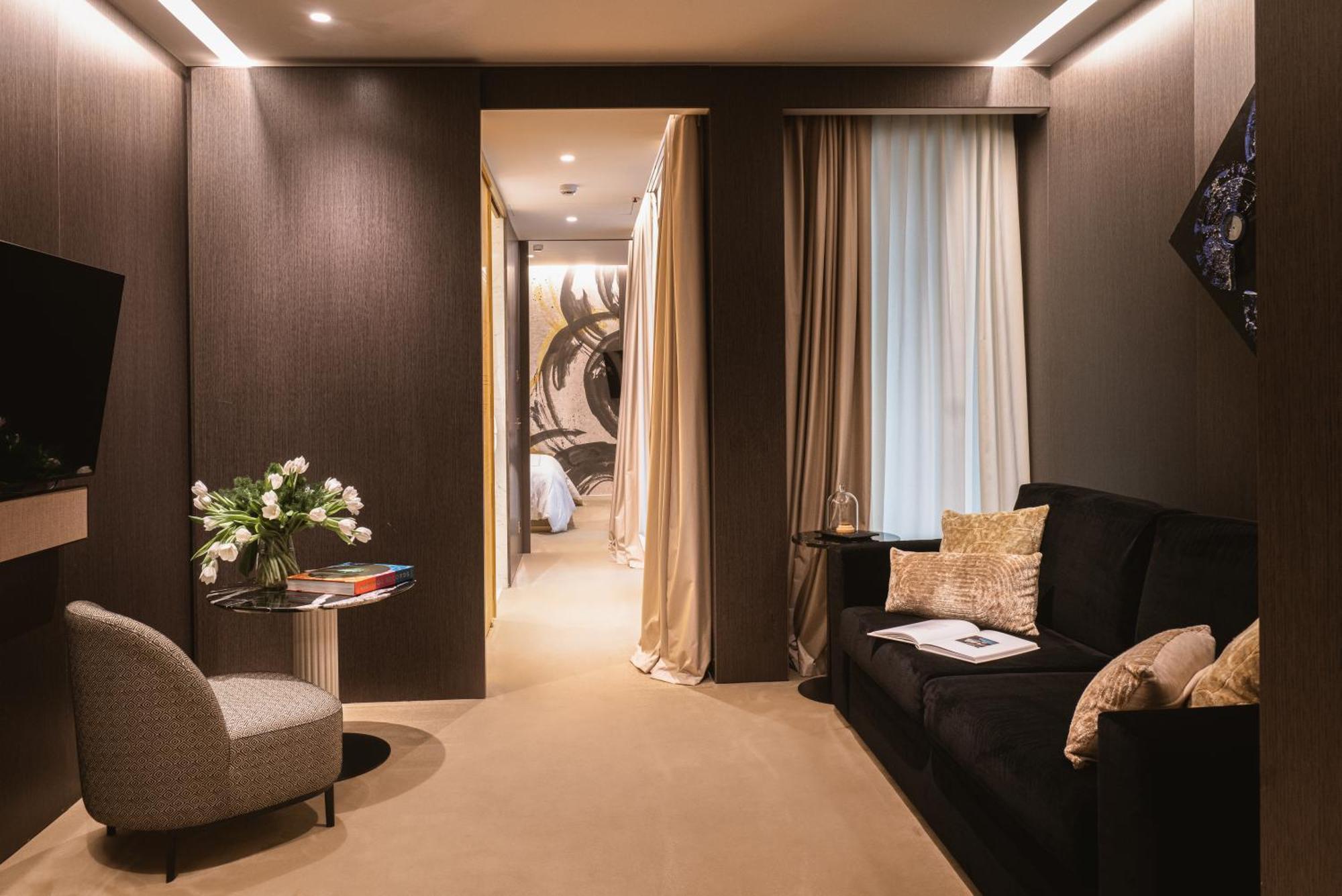 Suite,1623746904:JPEG