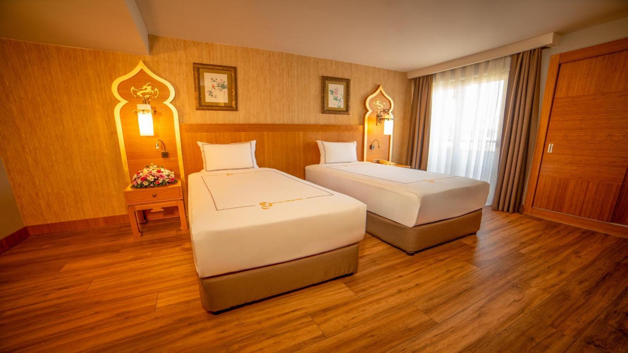 Family Room,1624756065:JPEG