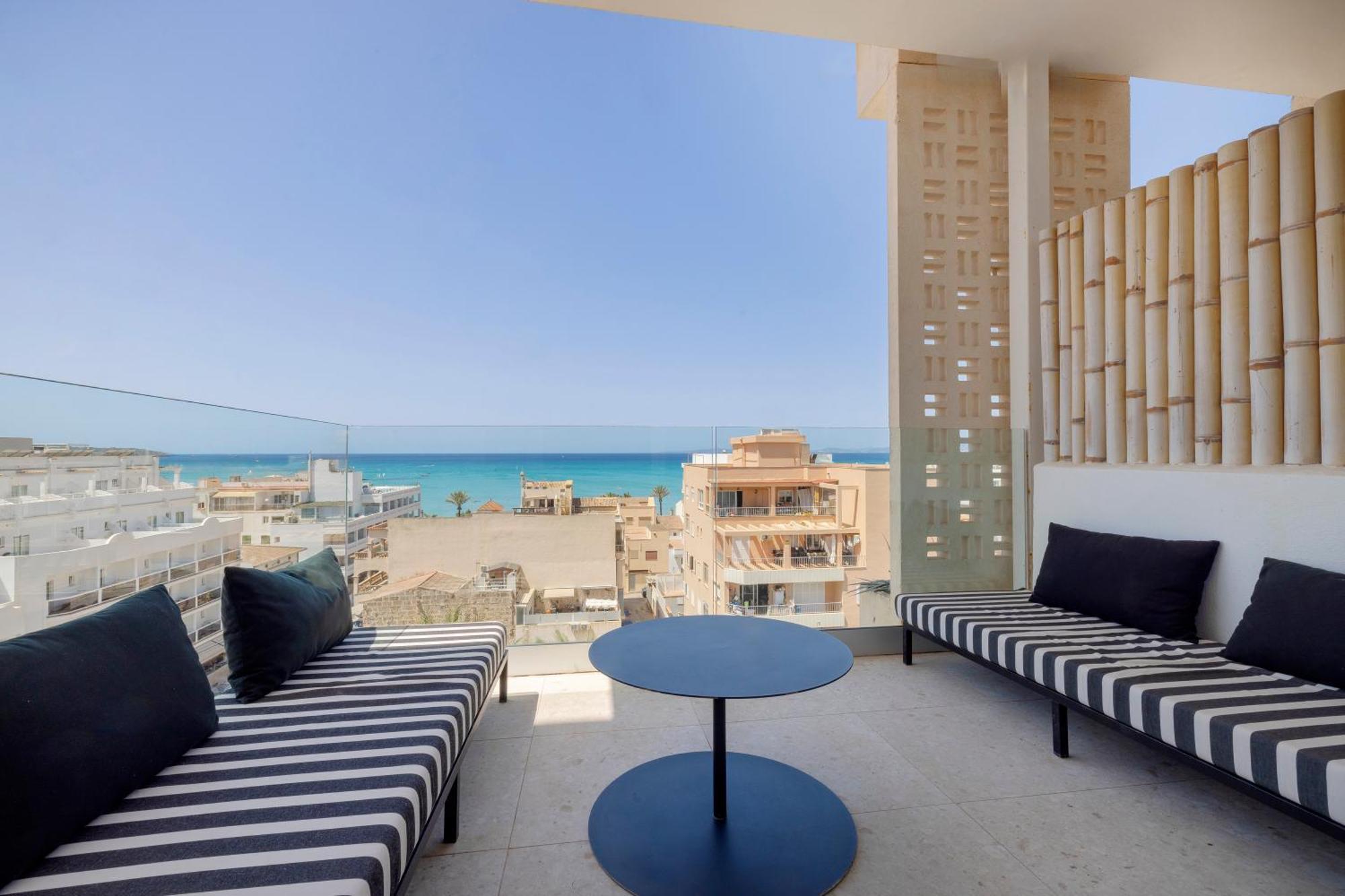 Double or Twin with Balcony and Partial Sea View,1629890902:JPEG