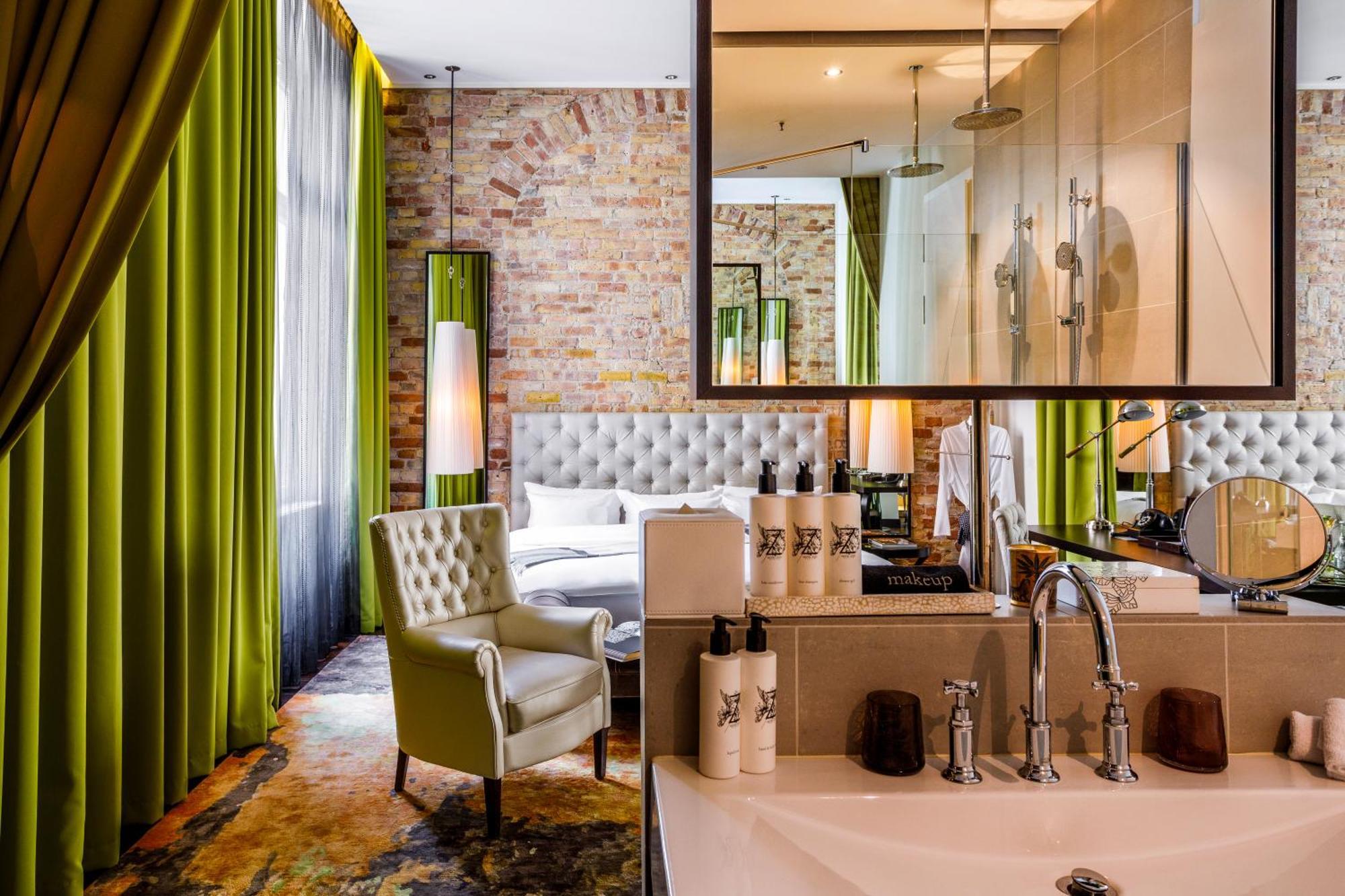 Junior Suite,1629913248:JPEG