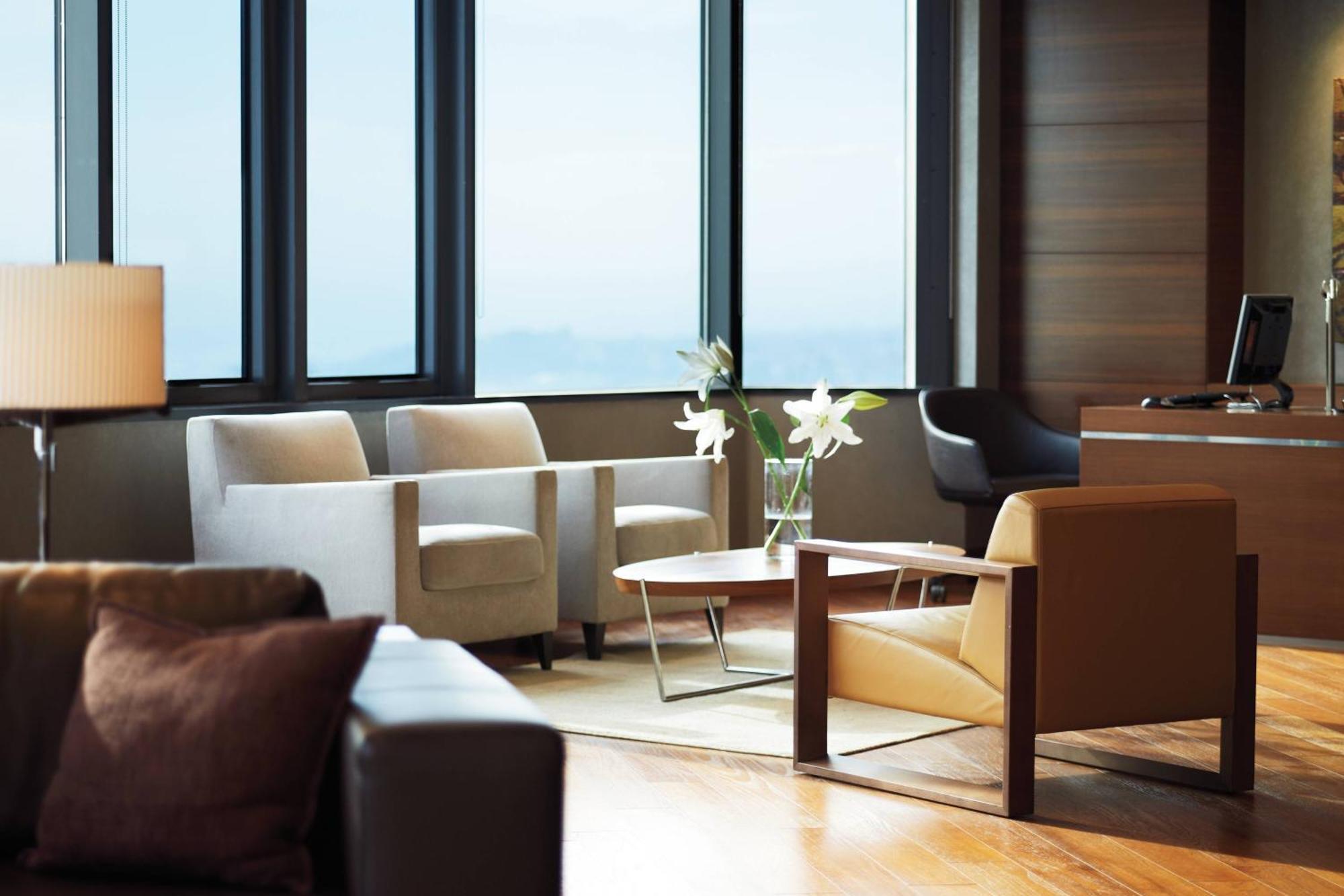 Club Room with Club Lounge Access and Sea View,1634402135:JPEG