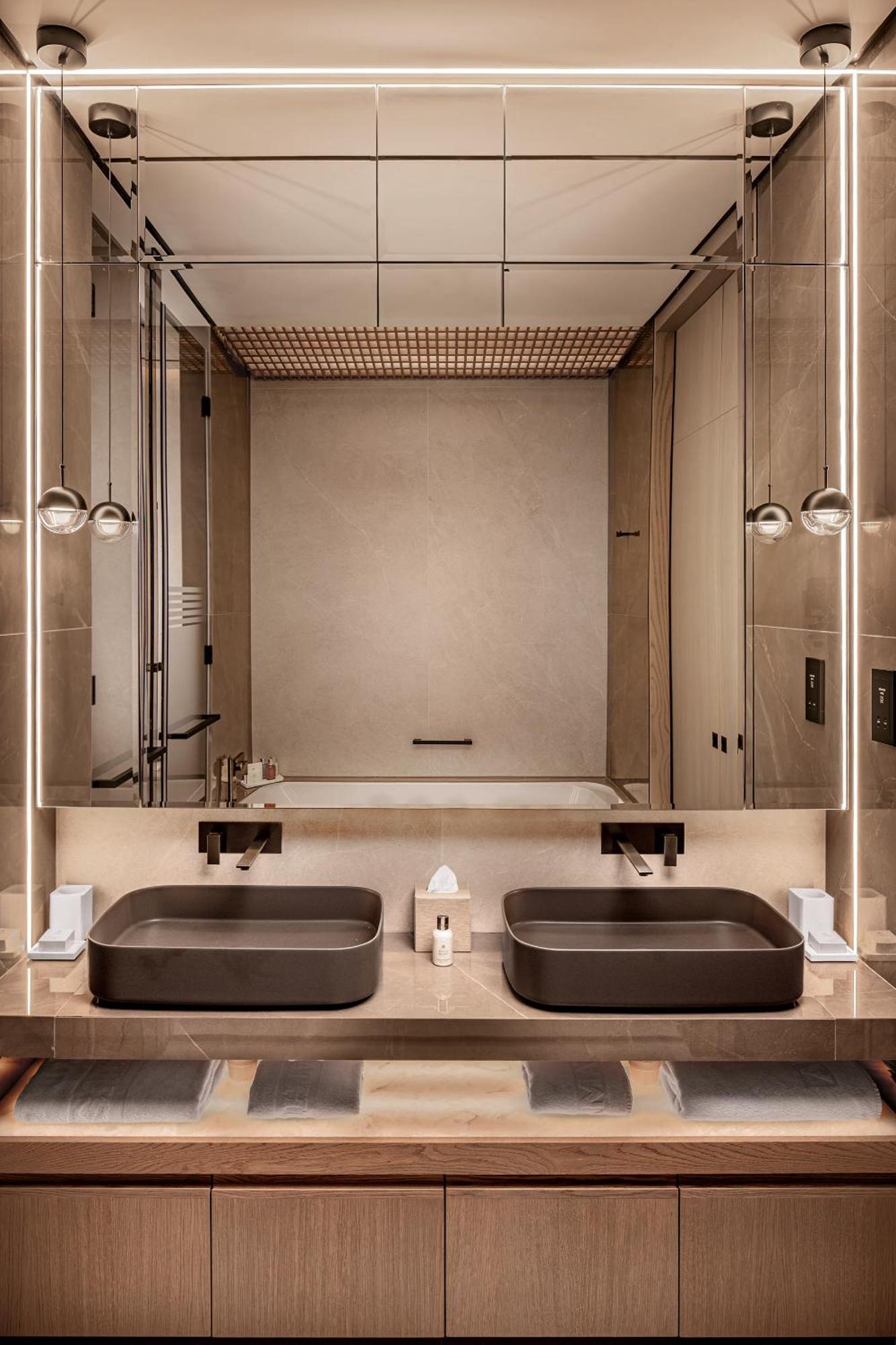 Junior Suite im Obergeschoss mit eigenem Pool (3 Erwachsene)