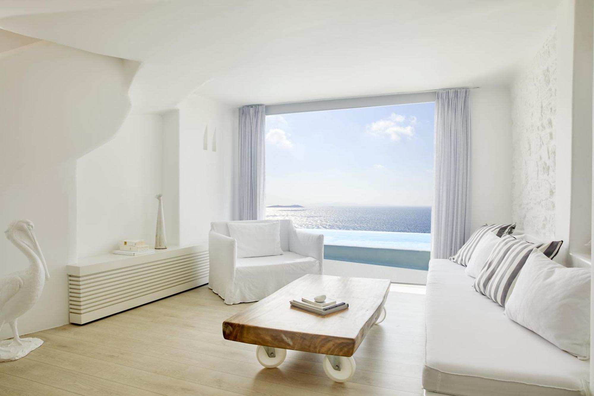 Suite with Private Pool,1645014173:JPEG