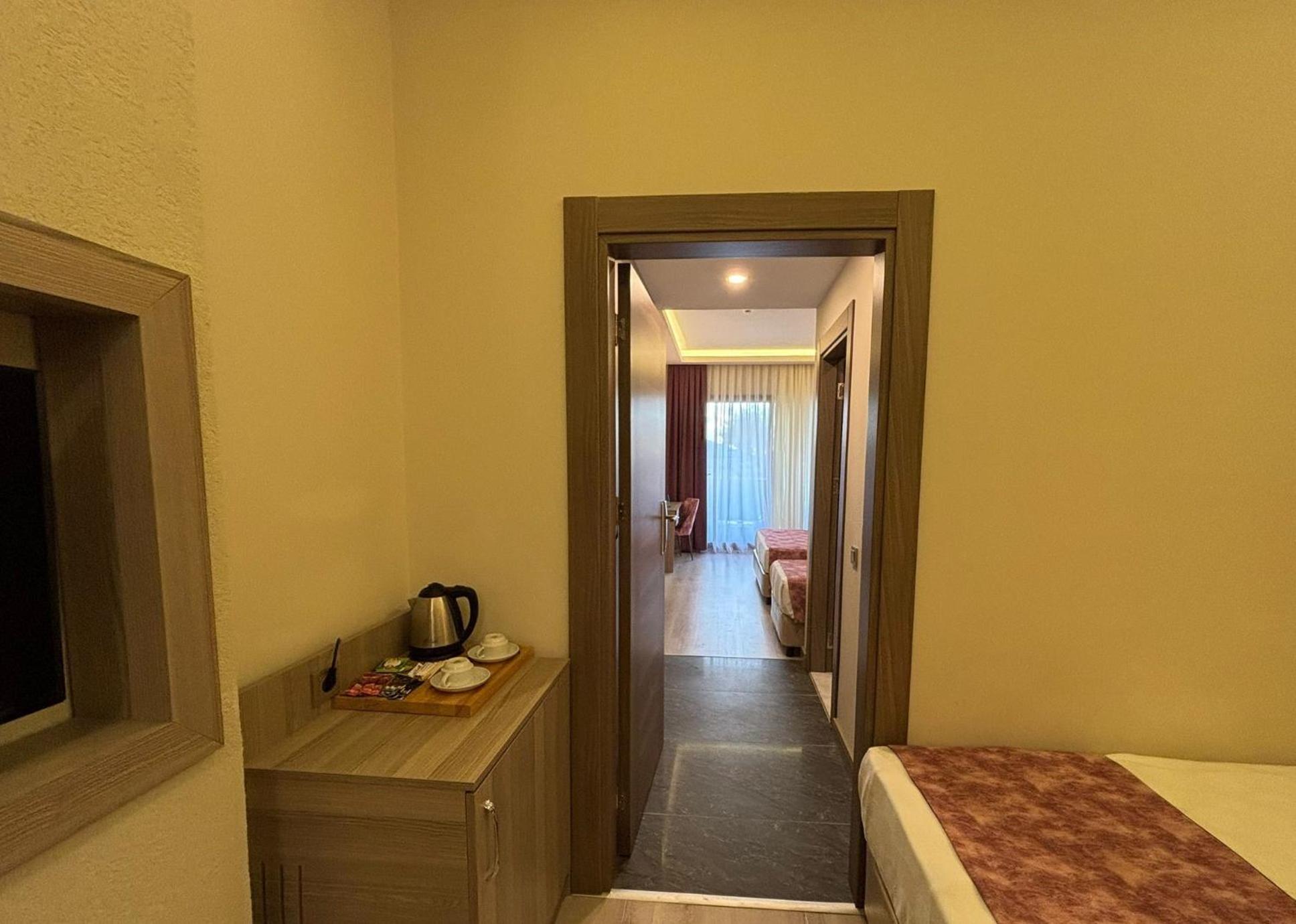 Family Room,1647758513:JPEG