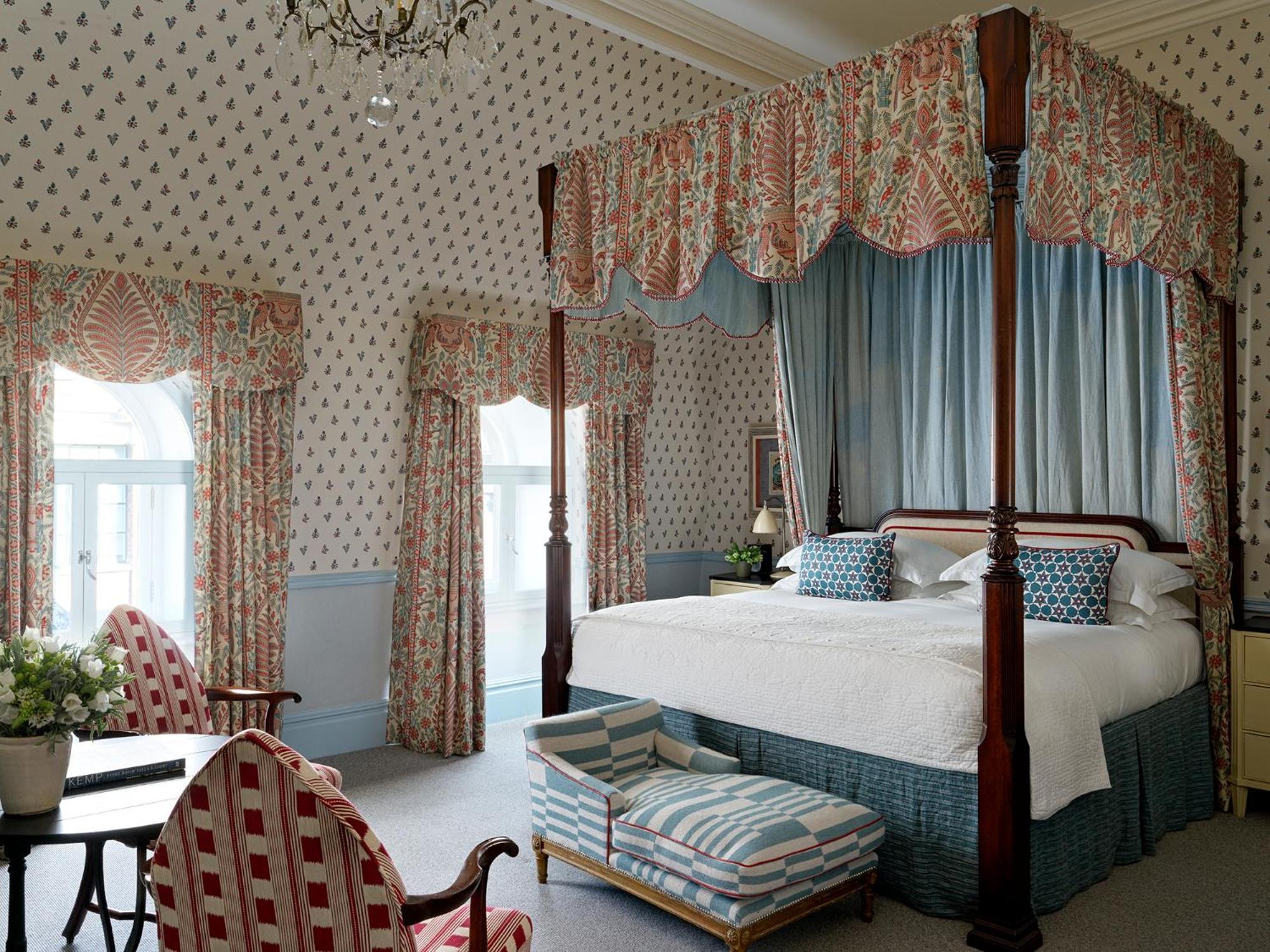 Deluxe Double Room,1742770498:JPEG