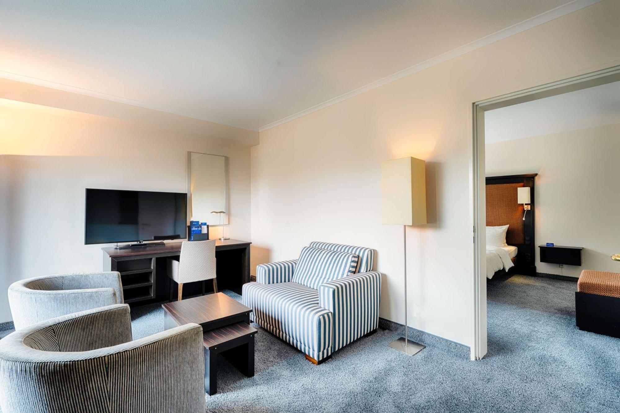 Junior Suite,1658071023:JPEG