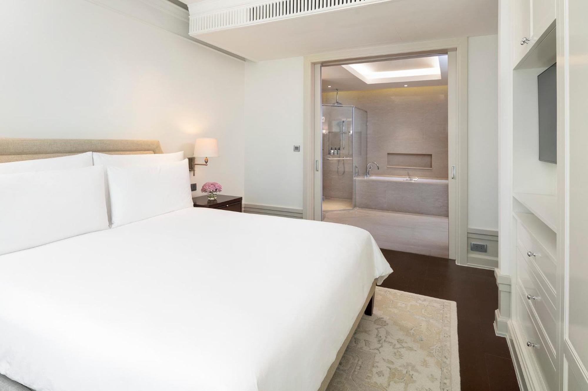One Bedroom Corner Prestige Club access