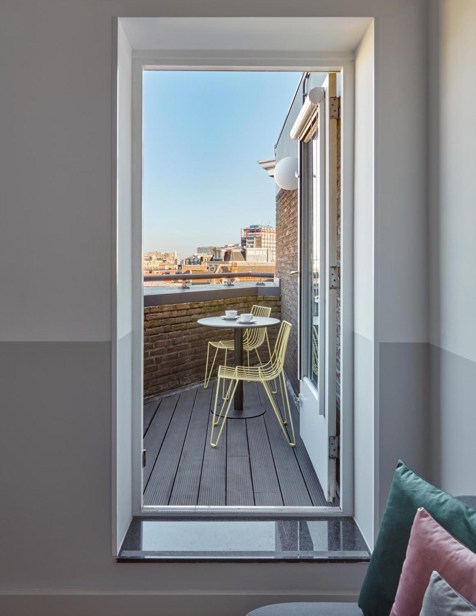 Premium Zimmer mit Kingsize-Bett und Balkon