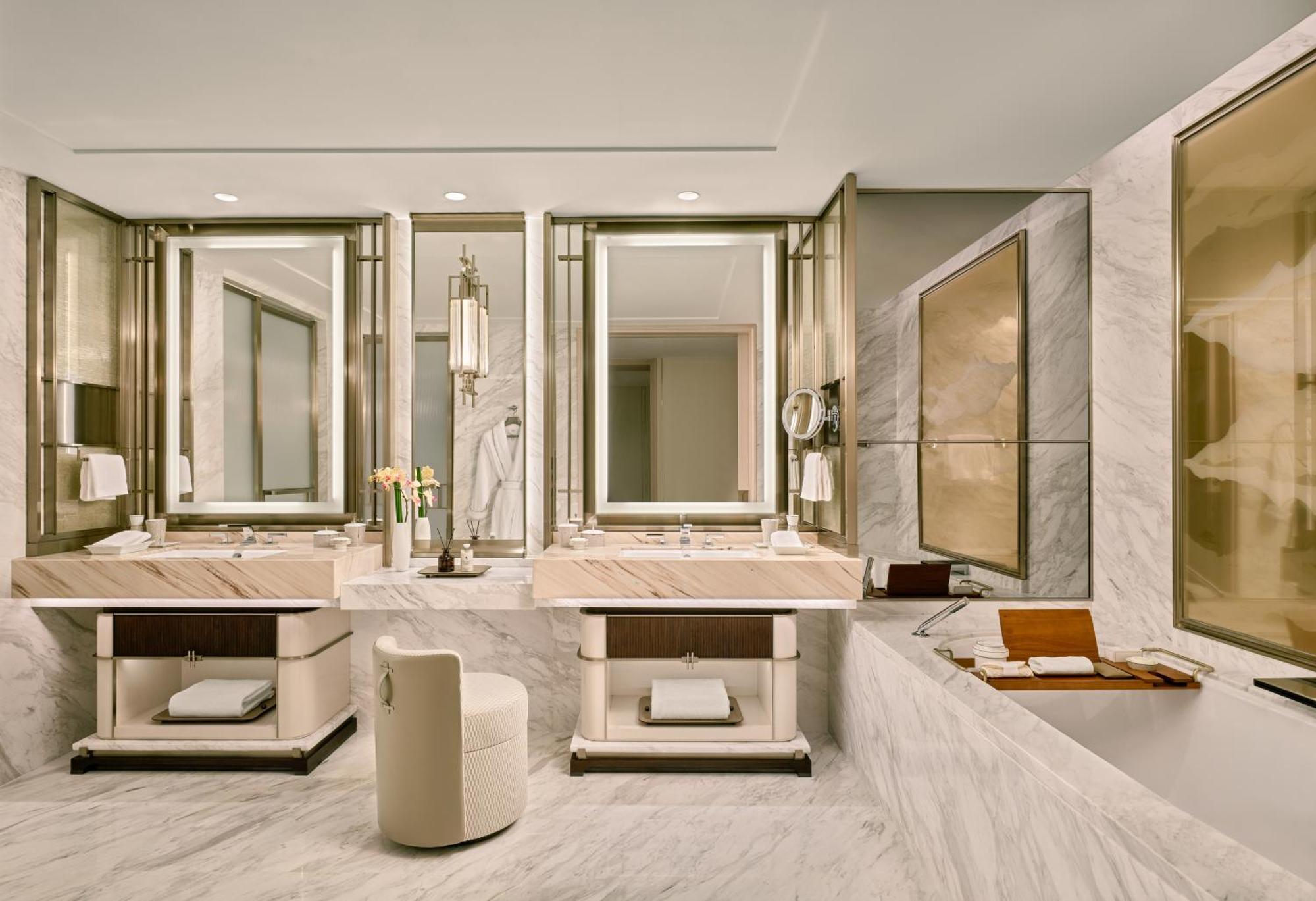 Paiza Signature Suite mit 2 Schlafzimmern und Meerblick