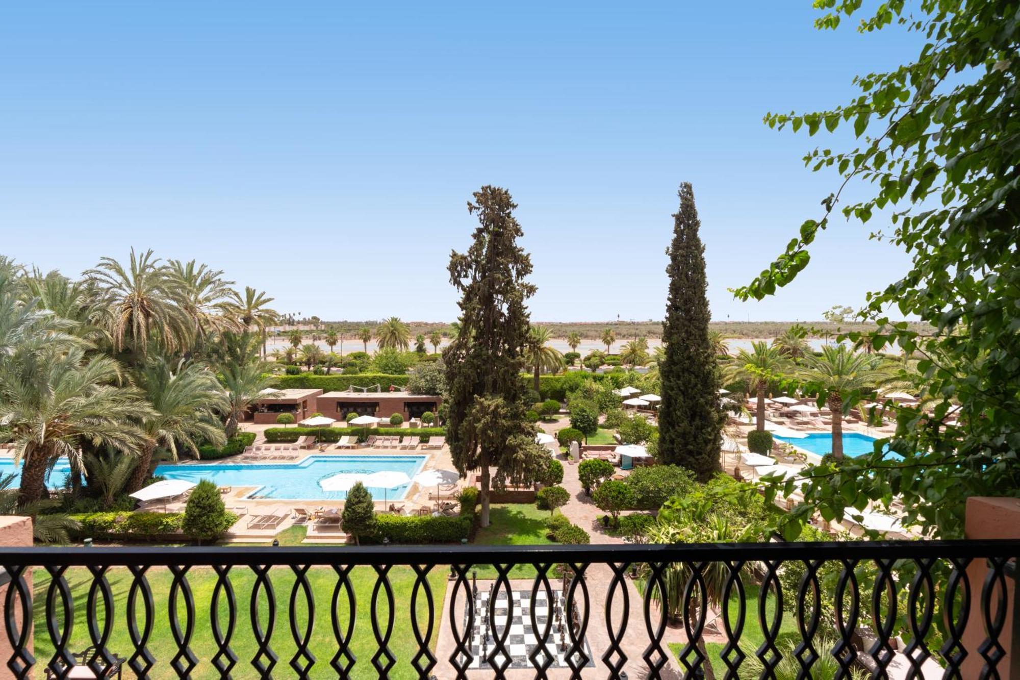 Prestige Suite mit Kingsize-Bett, Balkon und Berg- oder Poolblick