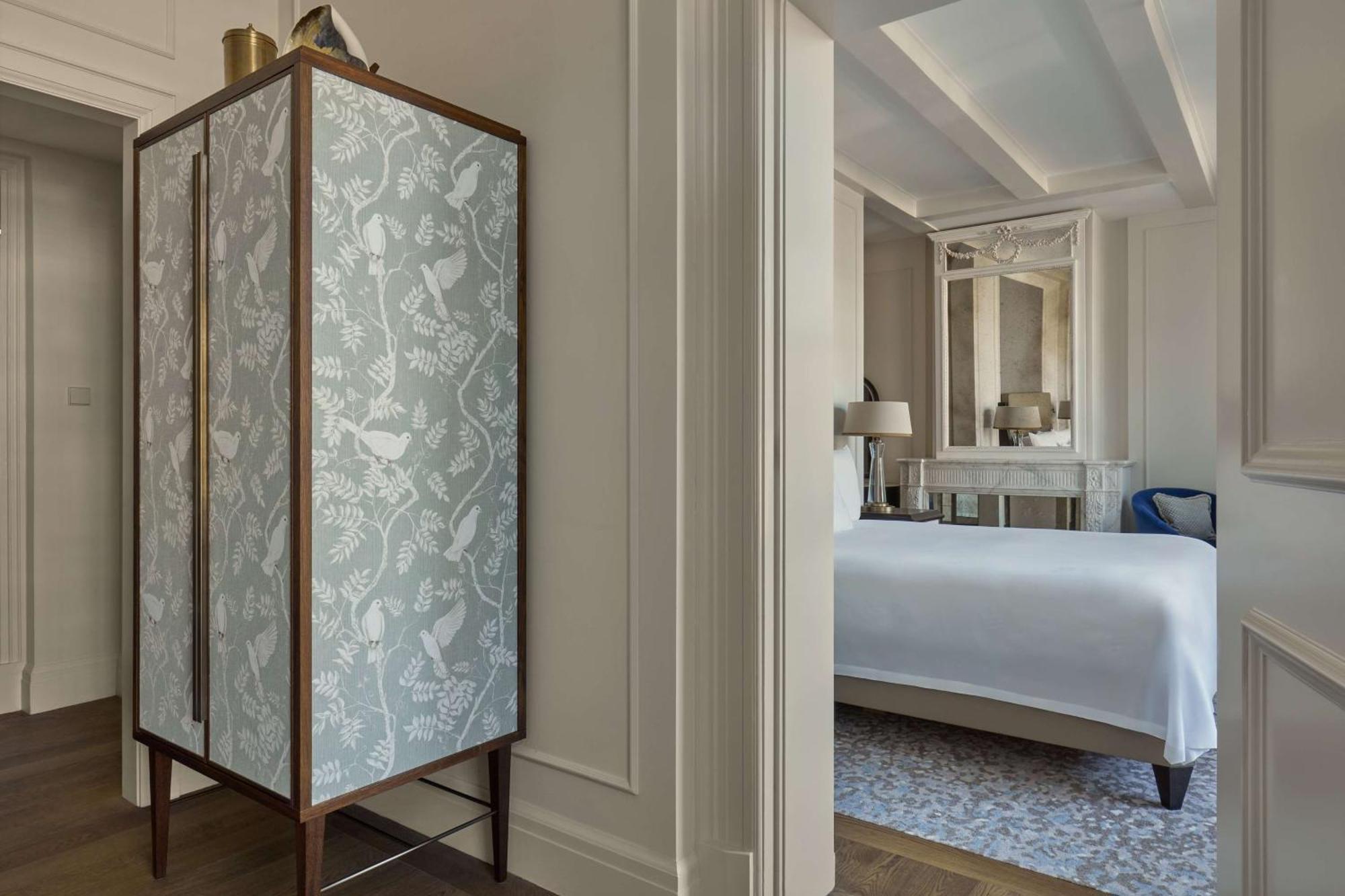 One-Bedroom King Suite