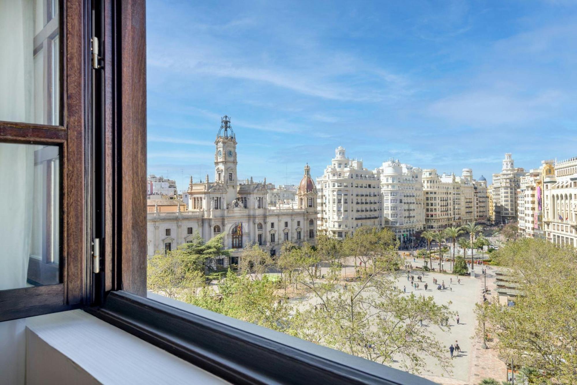 Premium-Eckzimmer an der City, mit Kingsize-Bett und Stadtblick