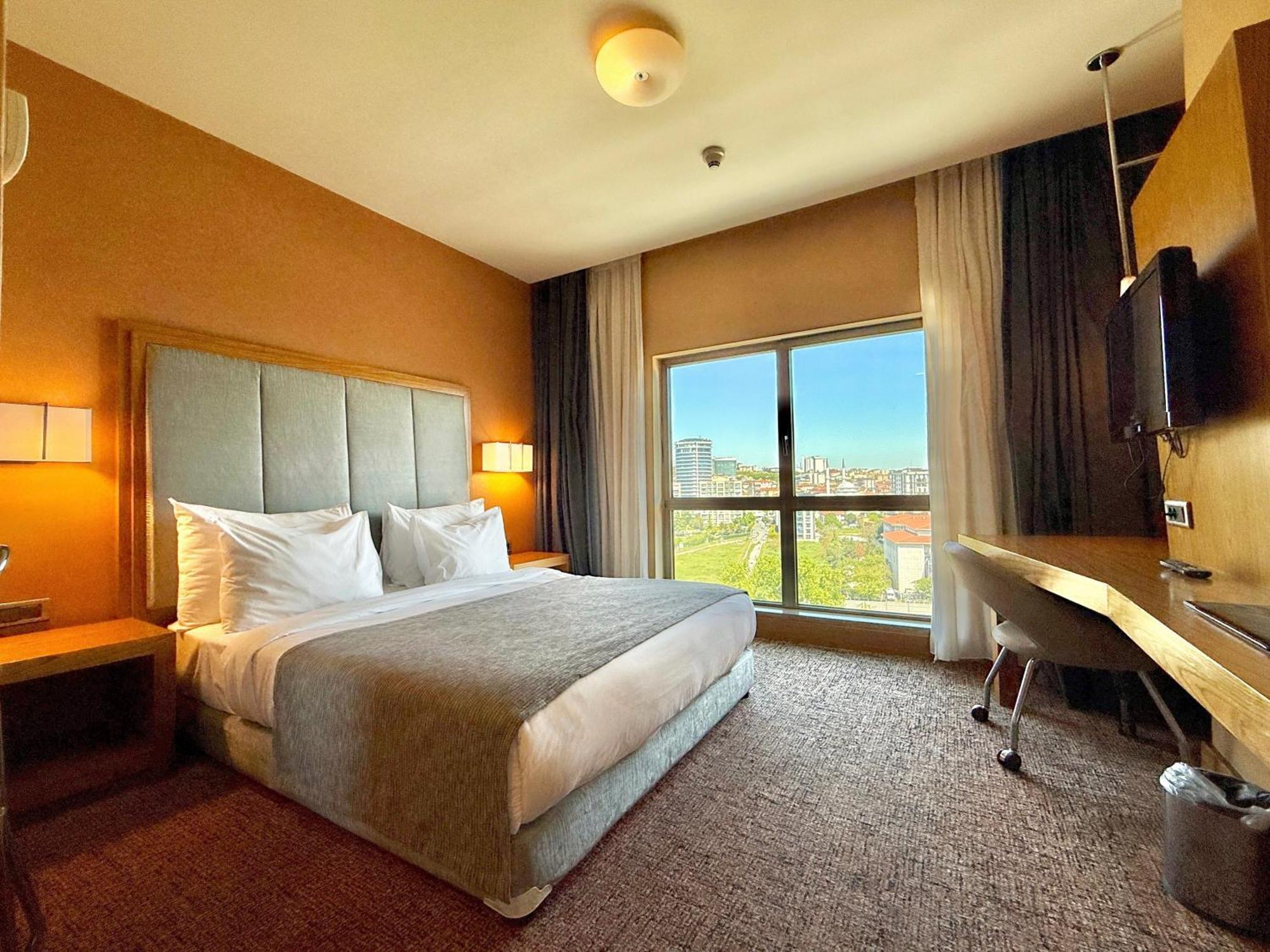 Double Room with Garden View,1666648569:JPEG