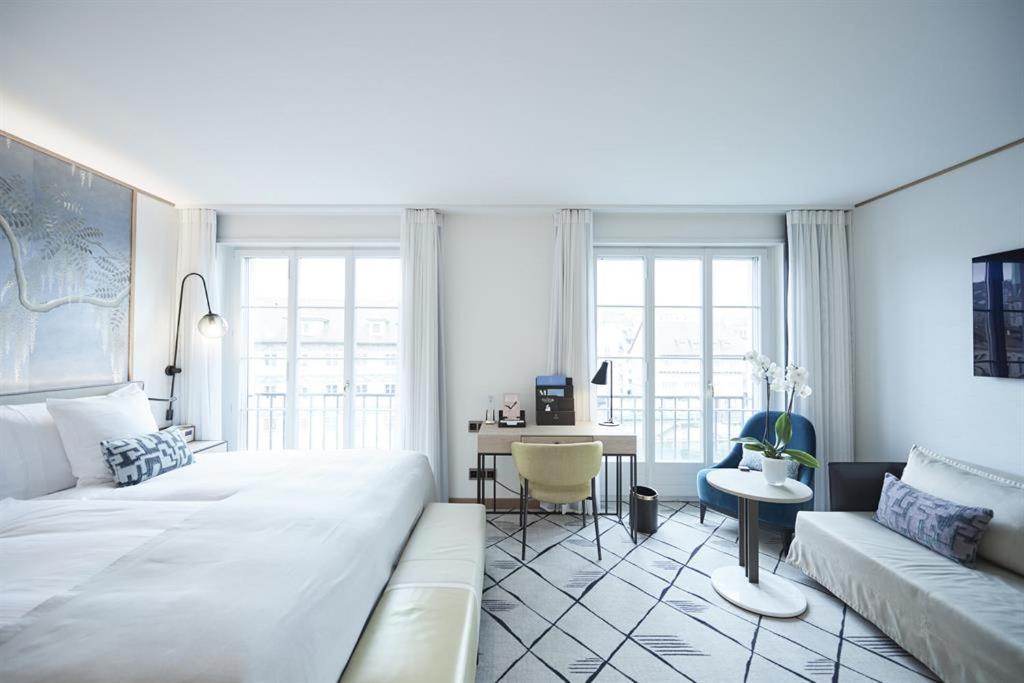 Deluxe Zimmer mit Kingsize-Bett am Fluss